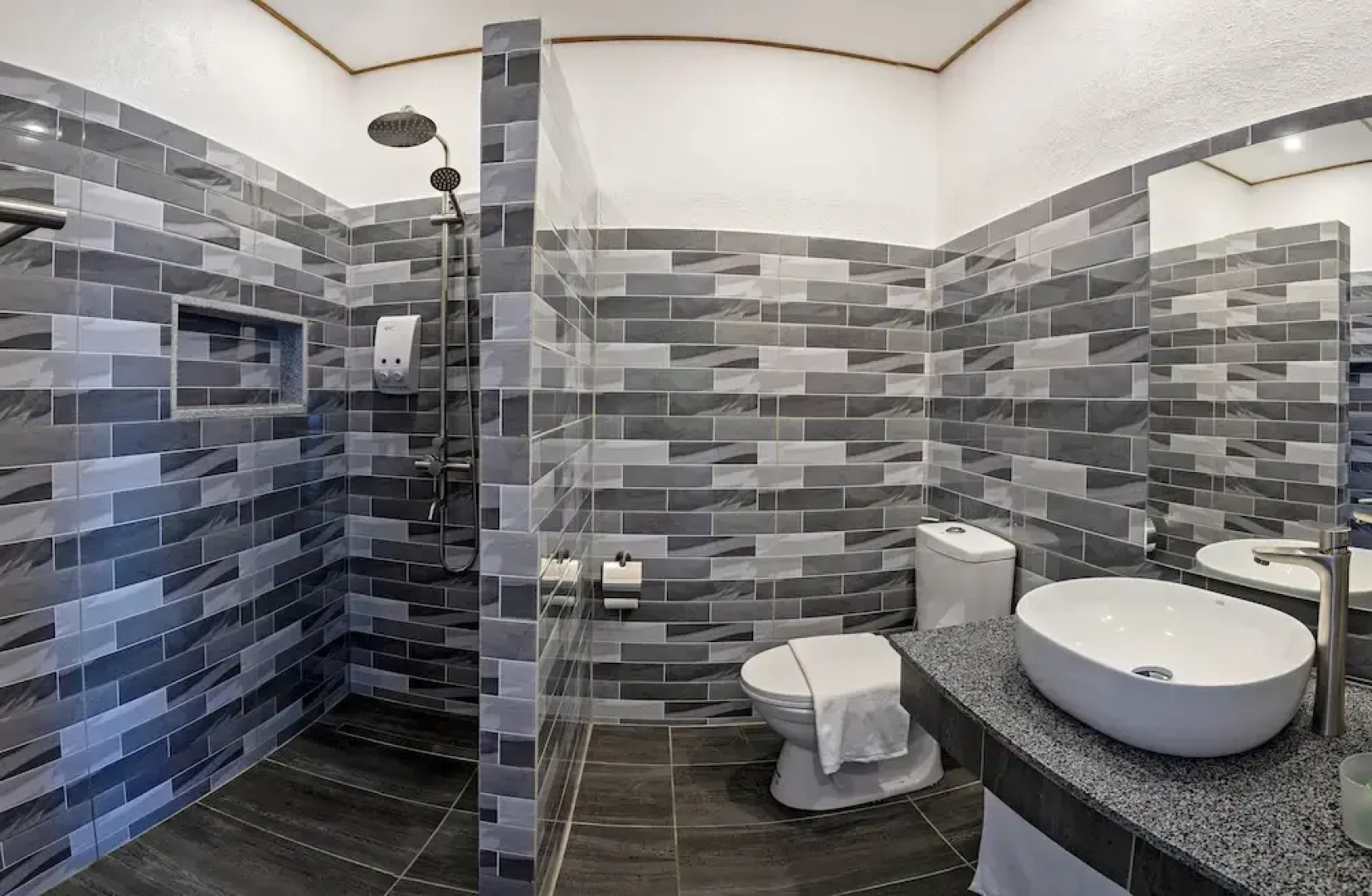 Dive Spot Asia & Brumini Beach Resort