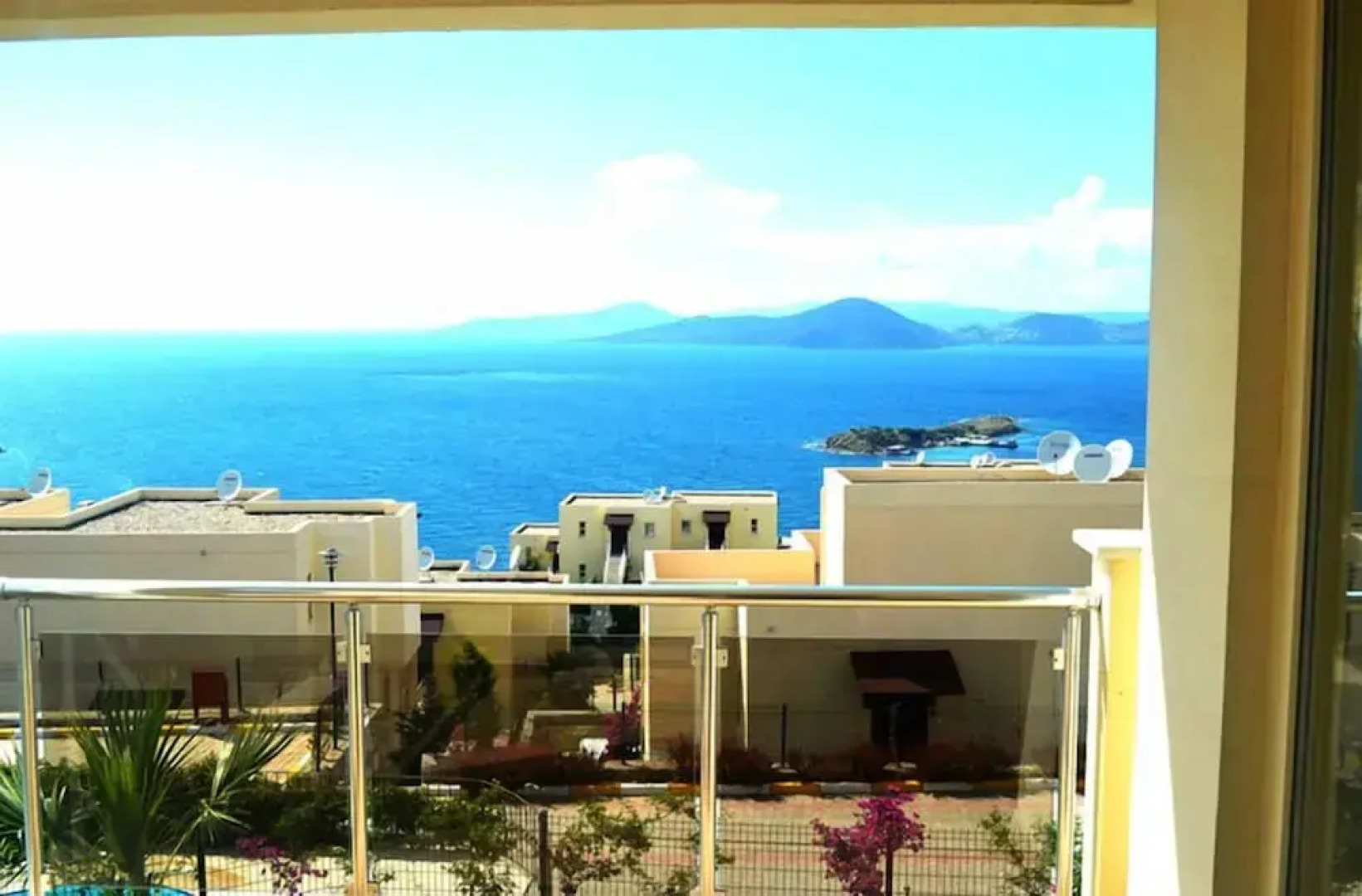 Apartment 2 Bedroom Sea View 10 by Likya Global