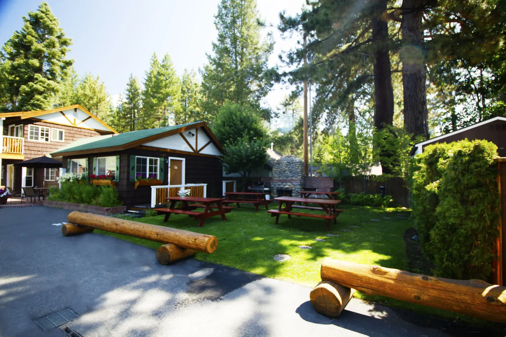 Red Wolf Lakeside Lodge