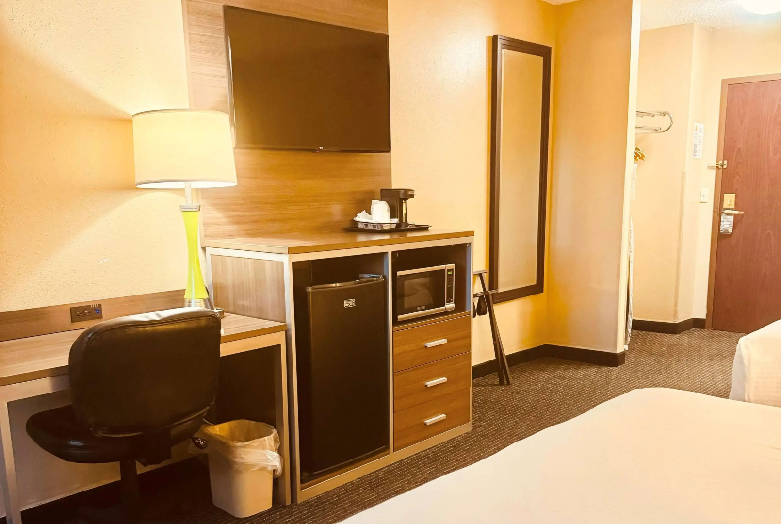 Super 8 by Wyndham St Charles