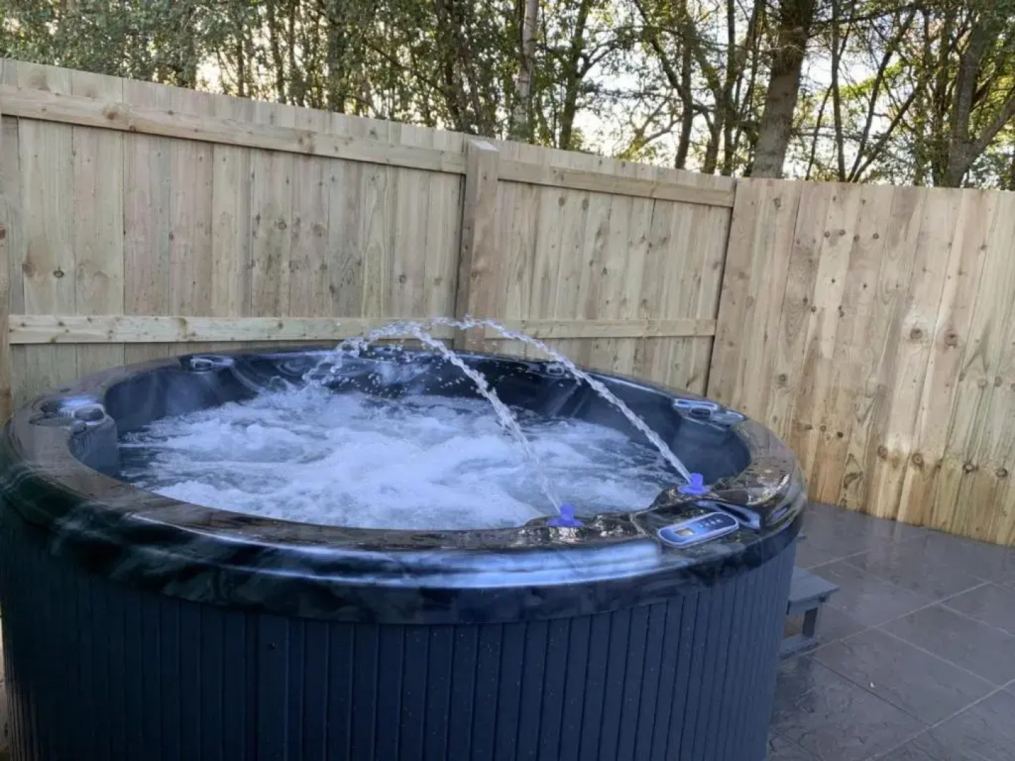 Lola Lodge - Luxury Hot Tub Retreat