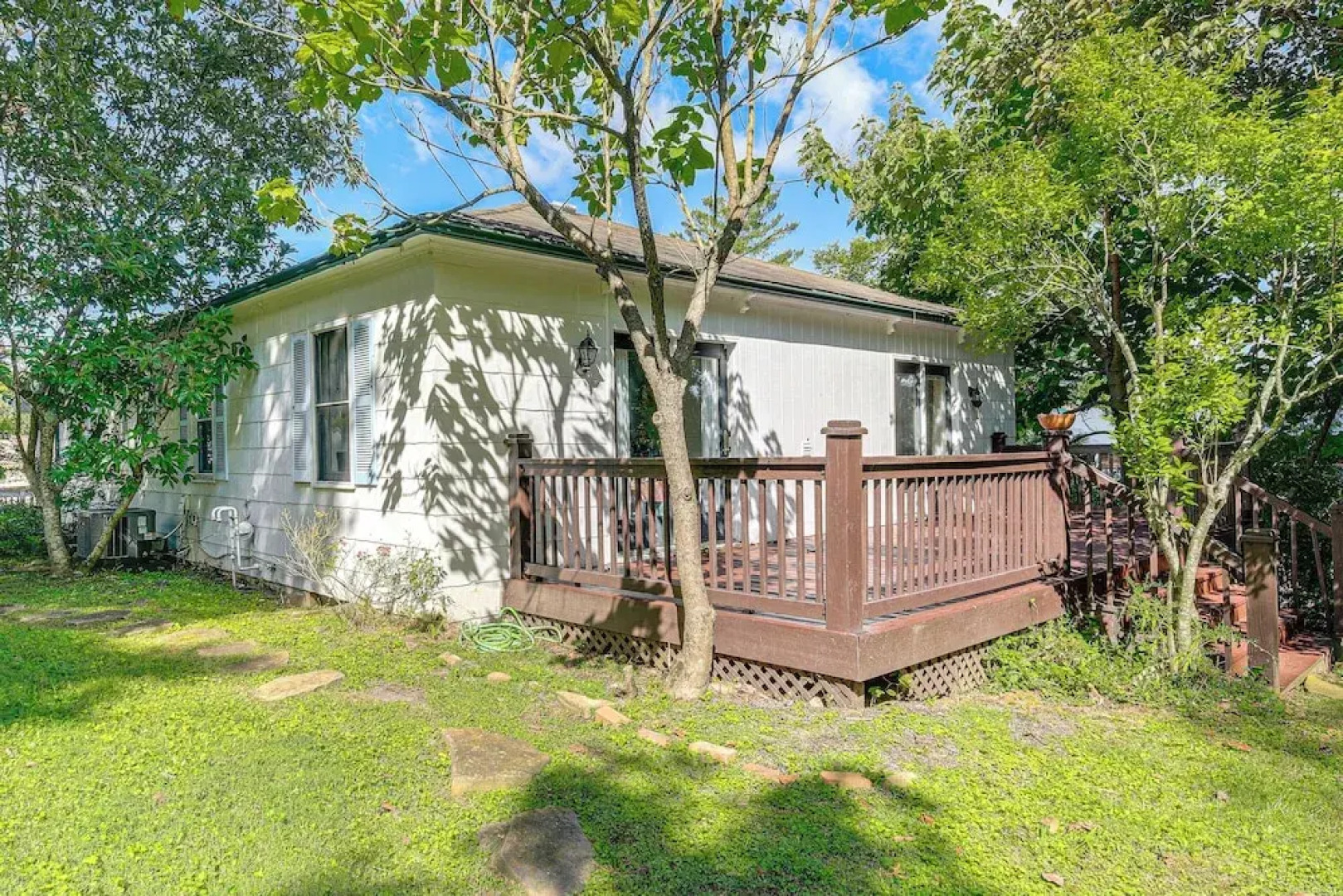 Walk to Main Street! Home in Historic Jonesborough