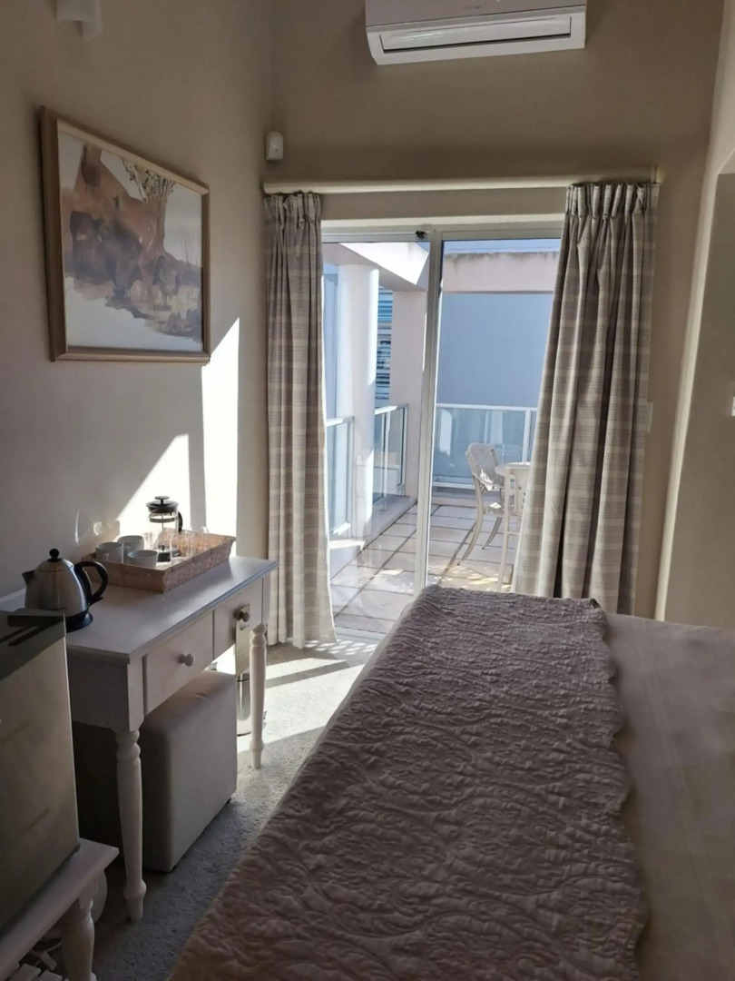 Russells On The Port