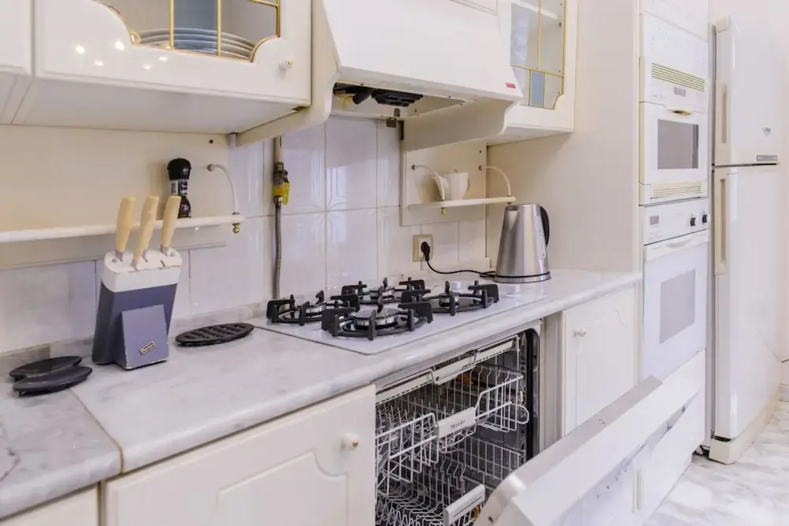 Апартаменты «Funny Dolphins Москва-сити»