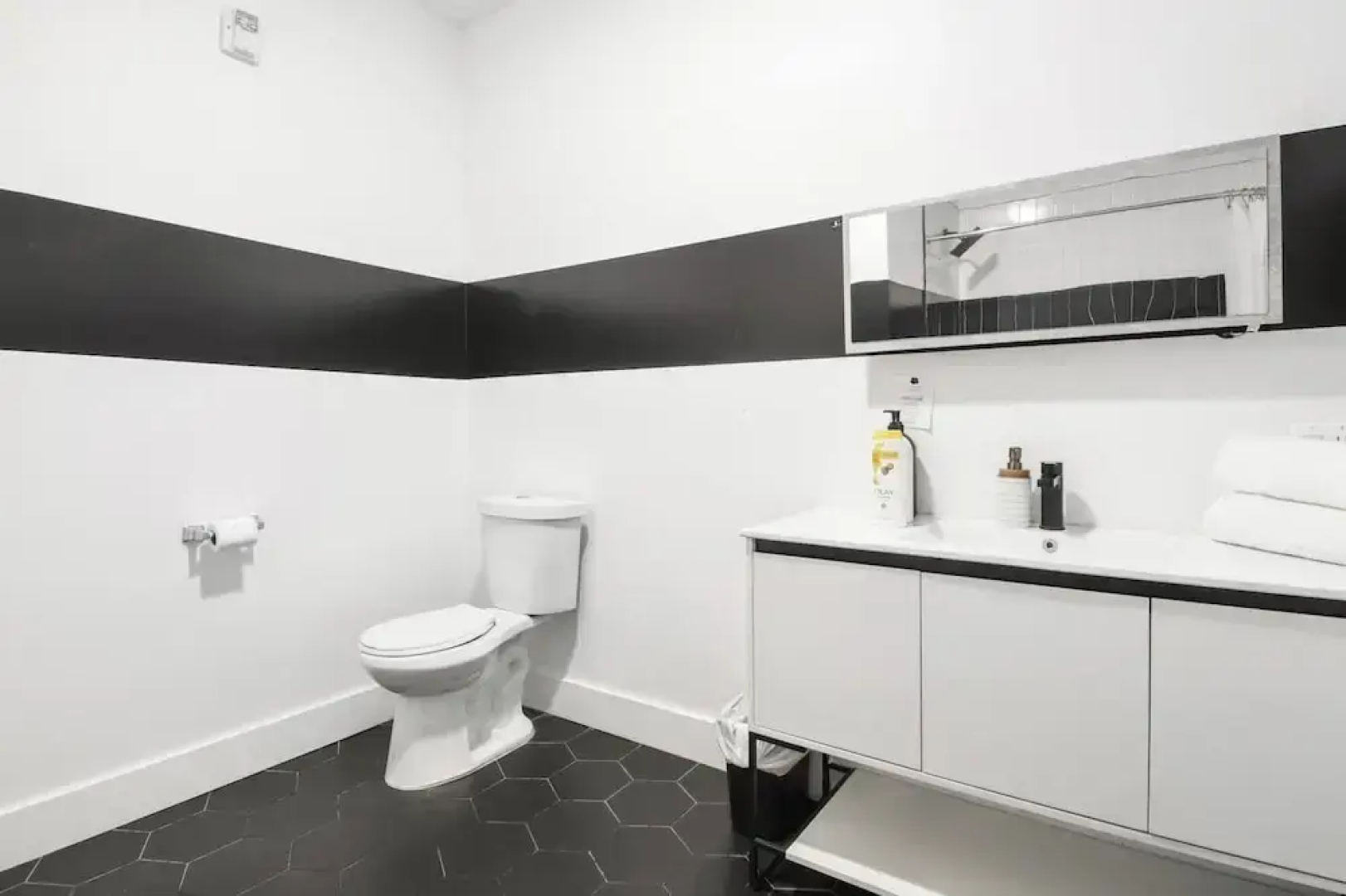 Luxury Studio 30 Mins to Manhattan Evonify