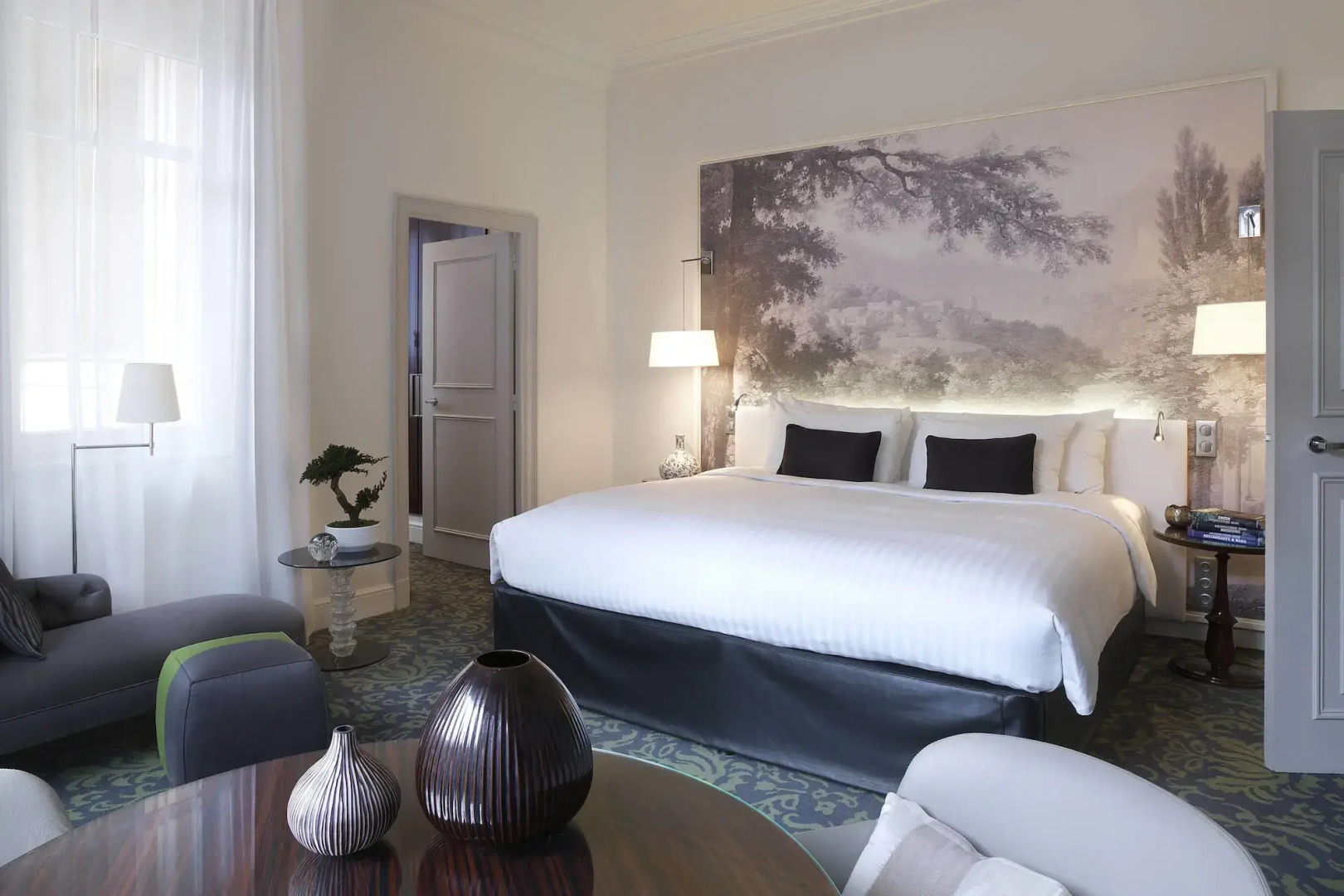 Renaissance Paris Nobel Tour Eiffel Hotel