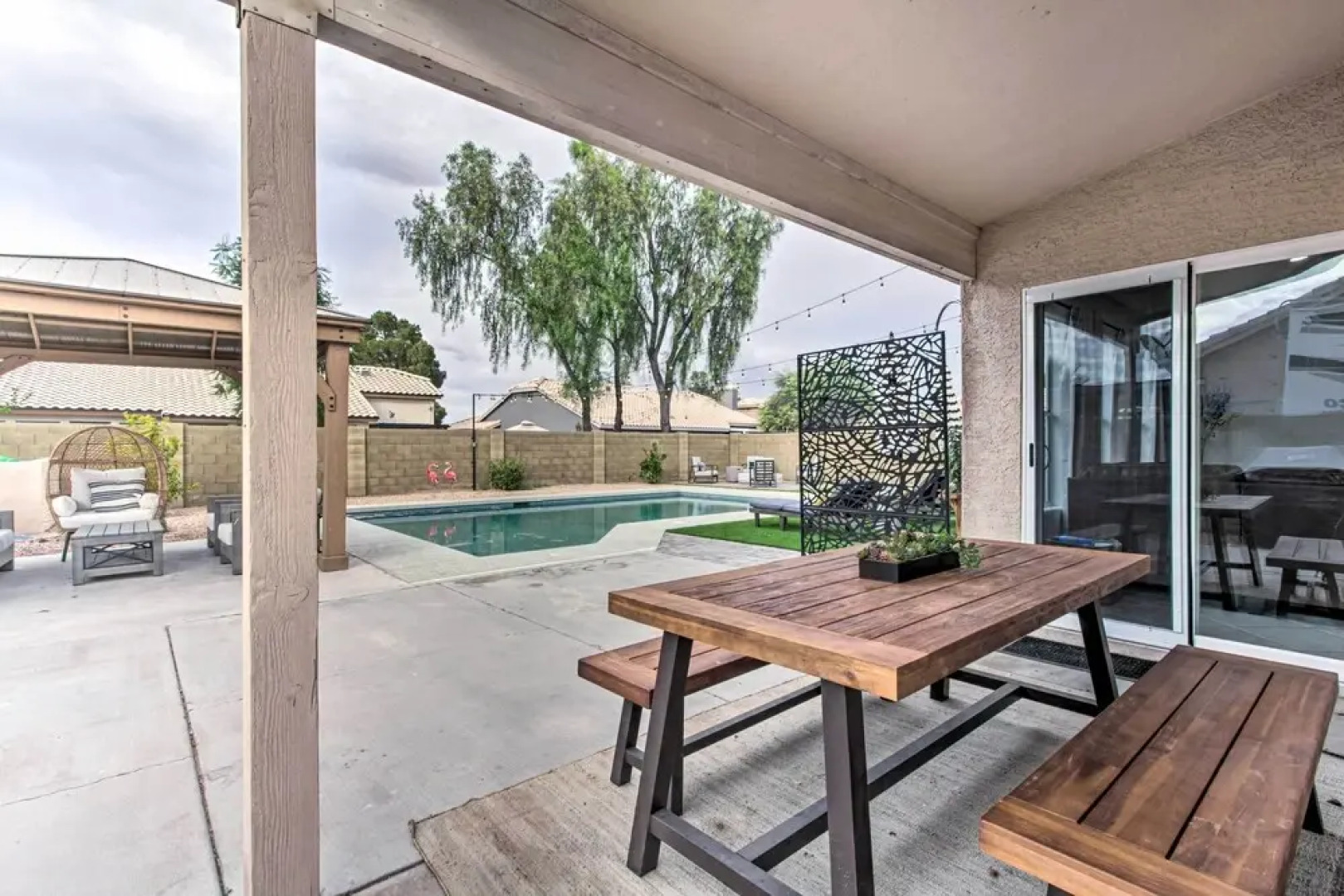 Beautiful Chandler Escape w/ Putting Green & Pool!