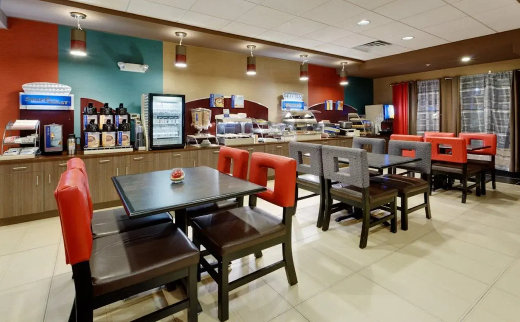 Holiday Inn Express Hotel & Suites York NE - Market by IHG