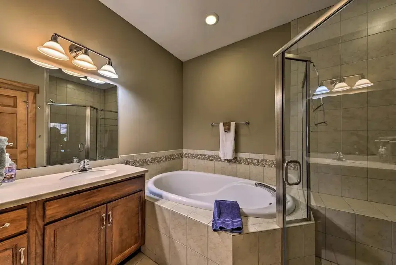 Southwind Seven Springs Home on Ski Slopes!