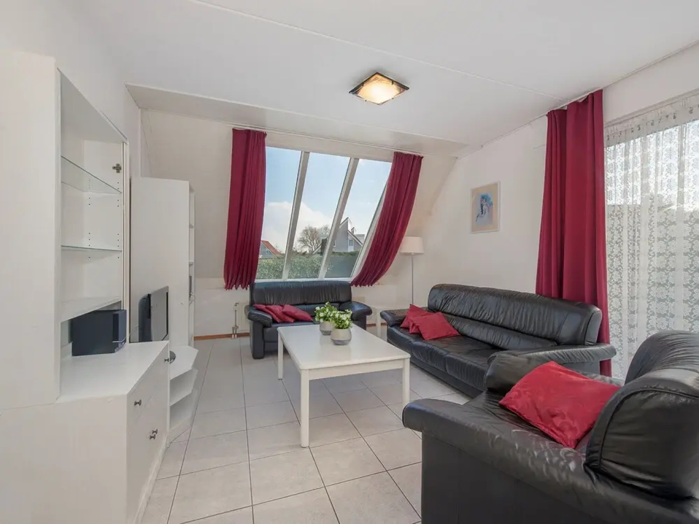 Detached Villa With Microwave, 1 km. From the sea and Beach