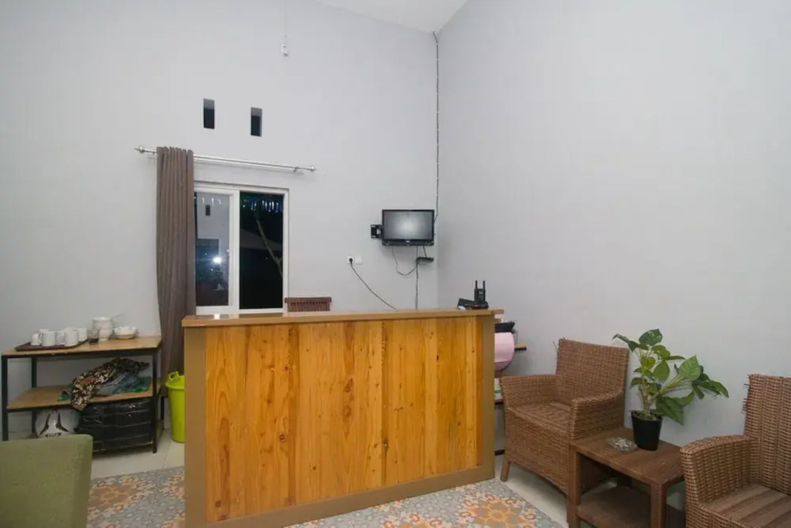 RedDoorz Plus Syariah near Alun Alun Sampang