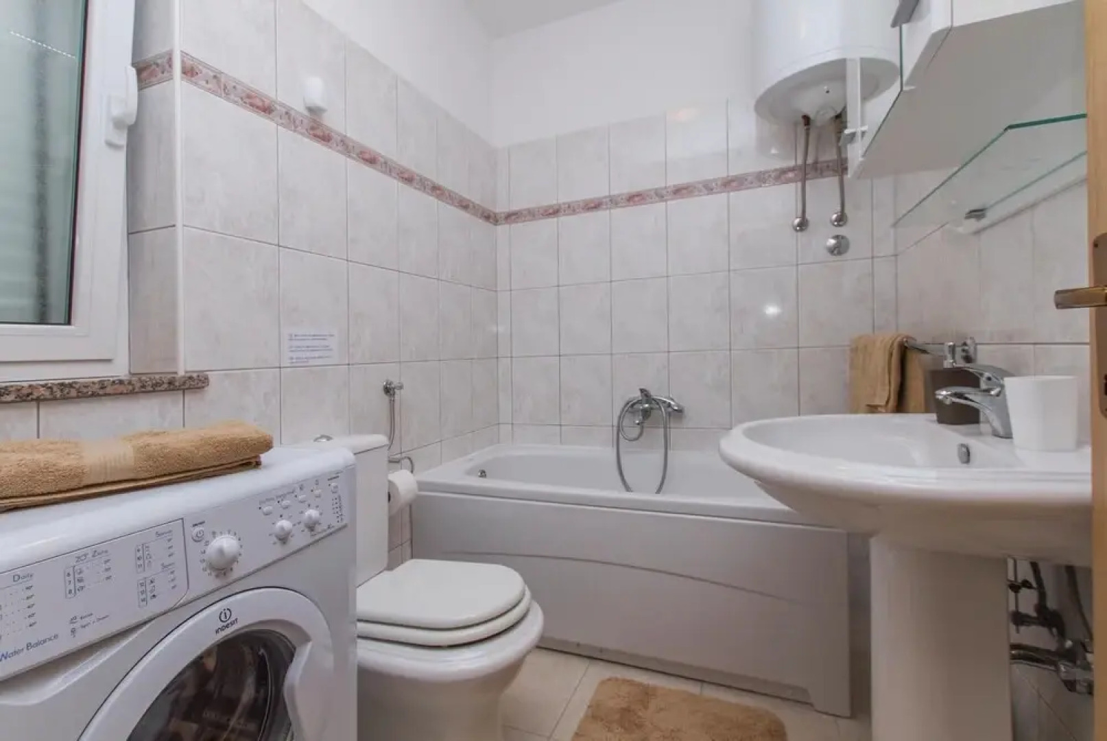 Awesome Home in Drenje With Wifi and 4 Bedrooms