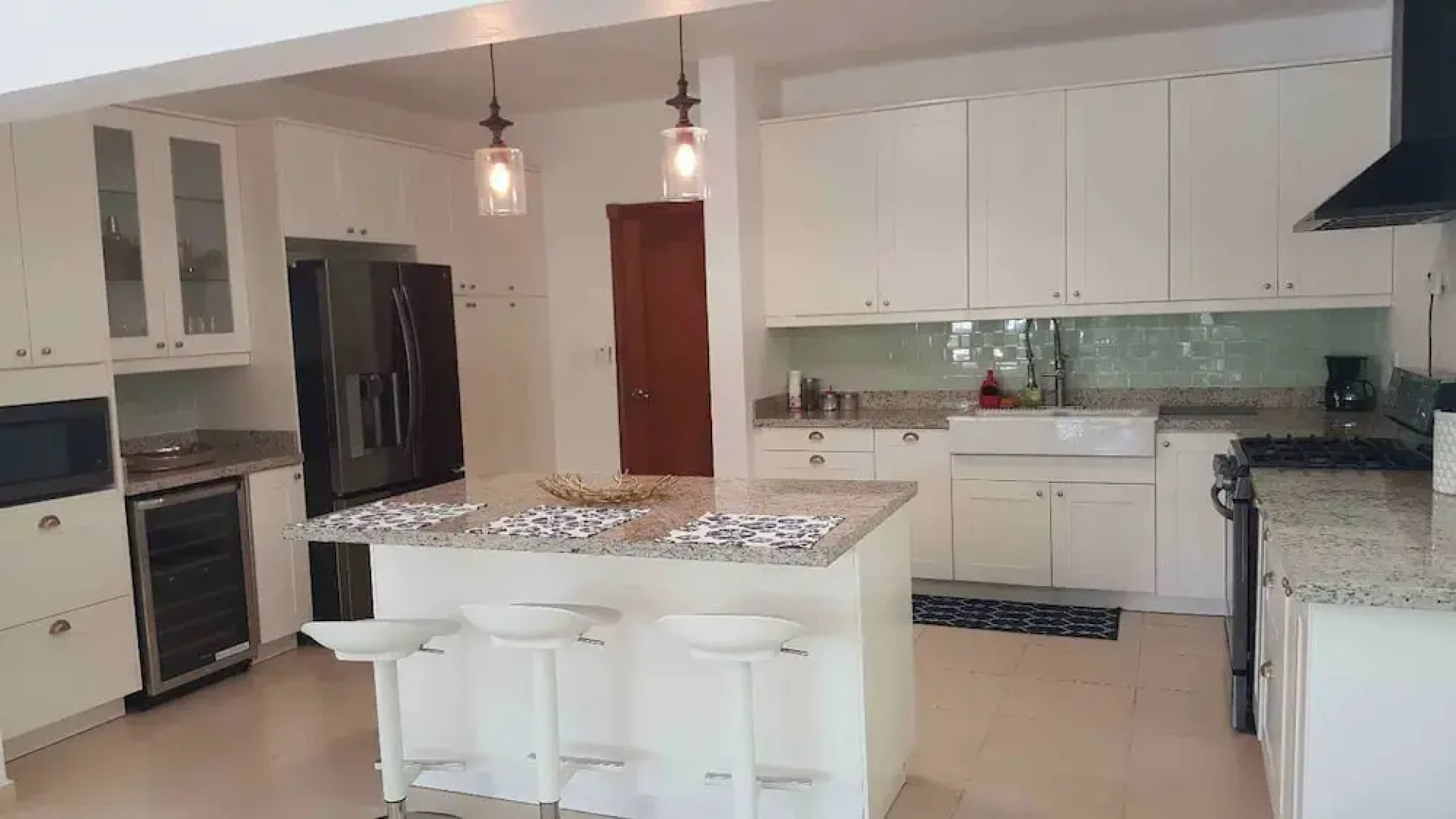 Villa in Metro Country Club