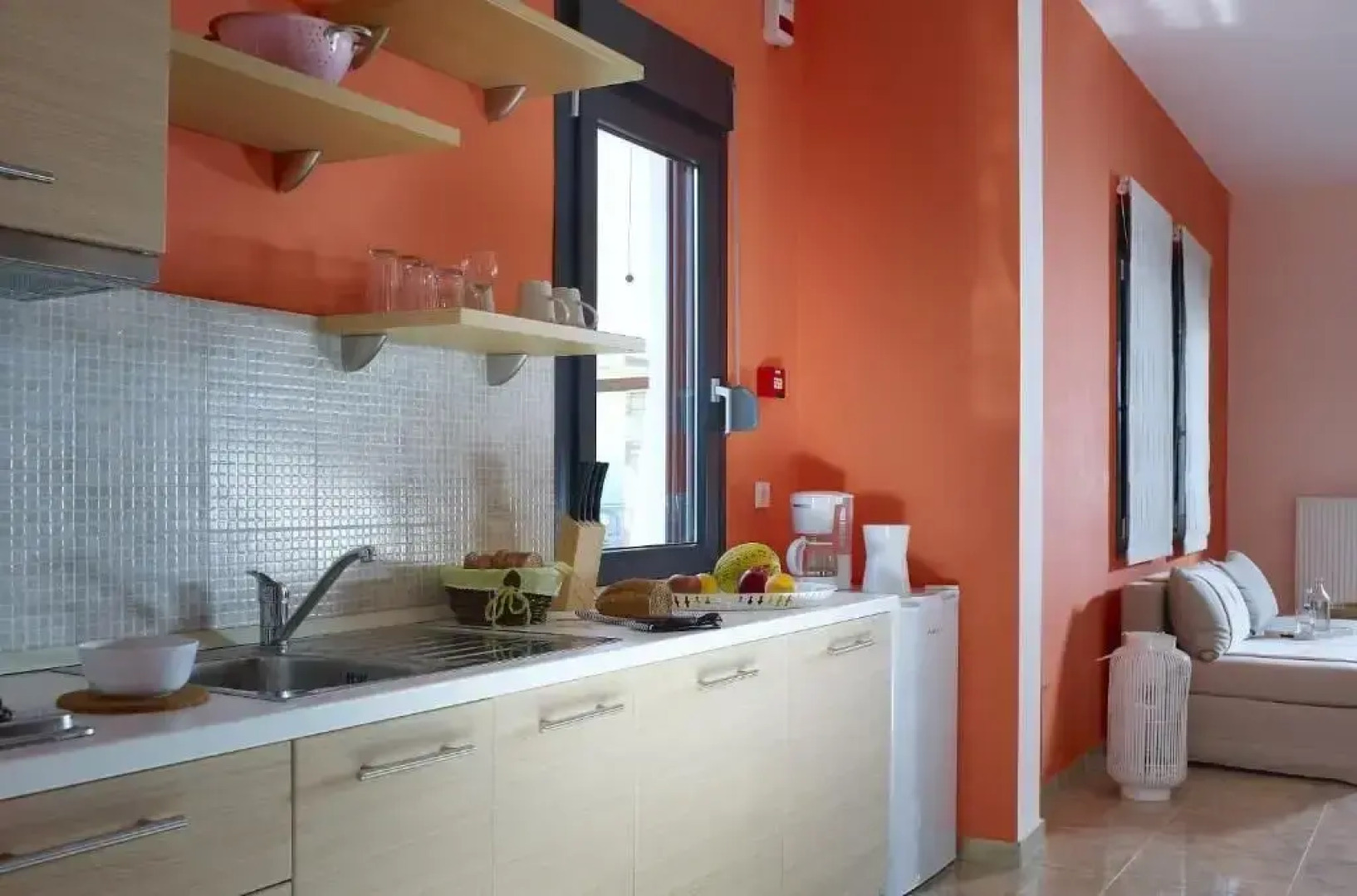 Aeolis Apartments & Studios