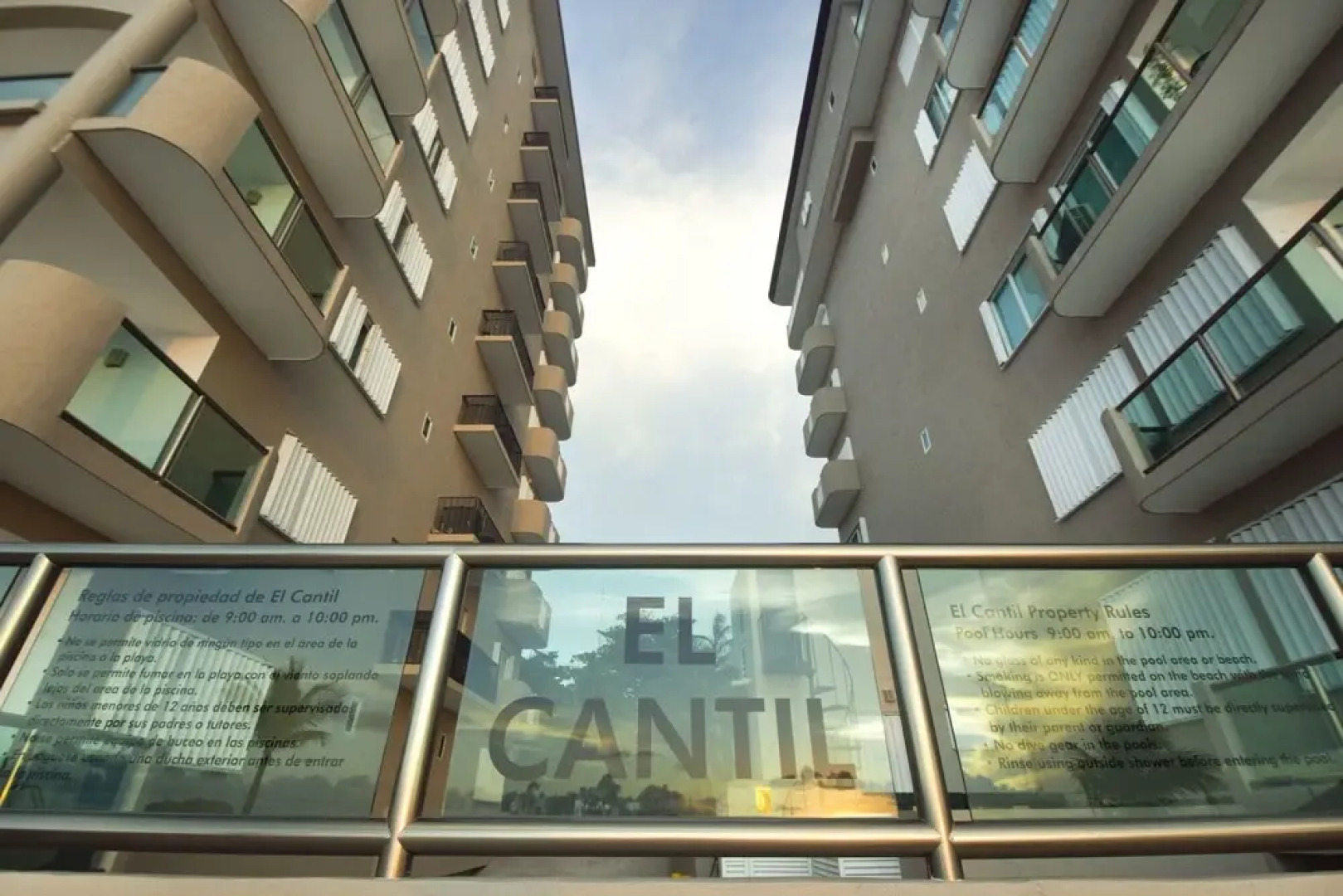 El Cantil Condominiums