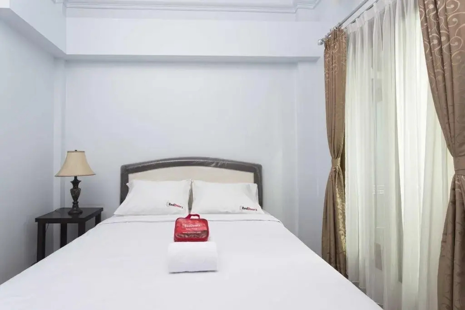 RedDoorz @ Tanah Baru Depok