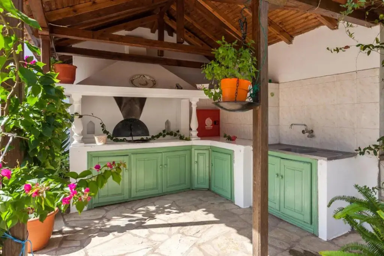 Smaragdi Rooms and Studios