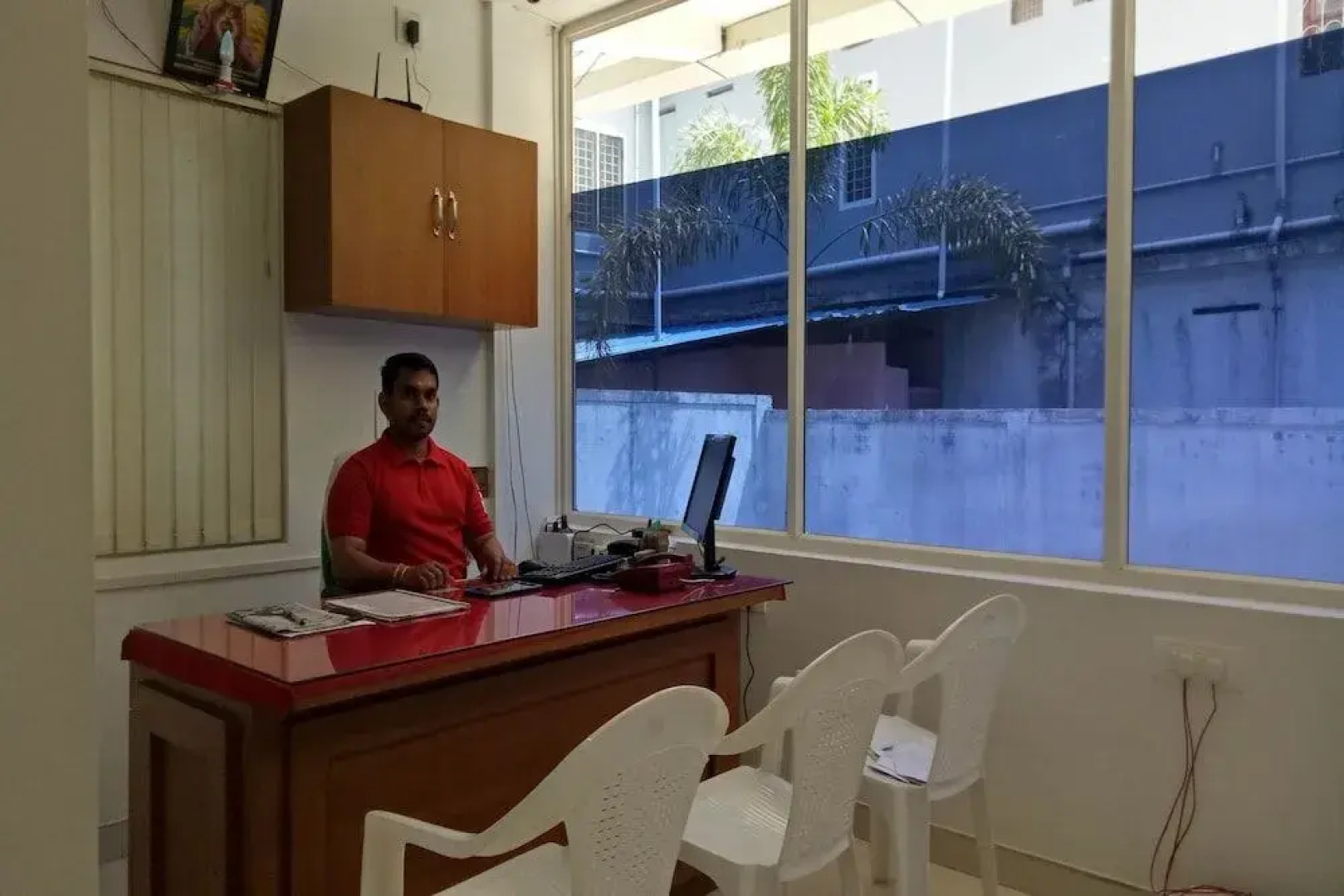 Oyo 23503 Golden Valley Residency