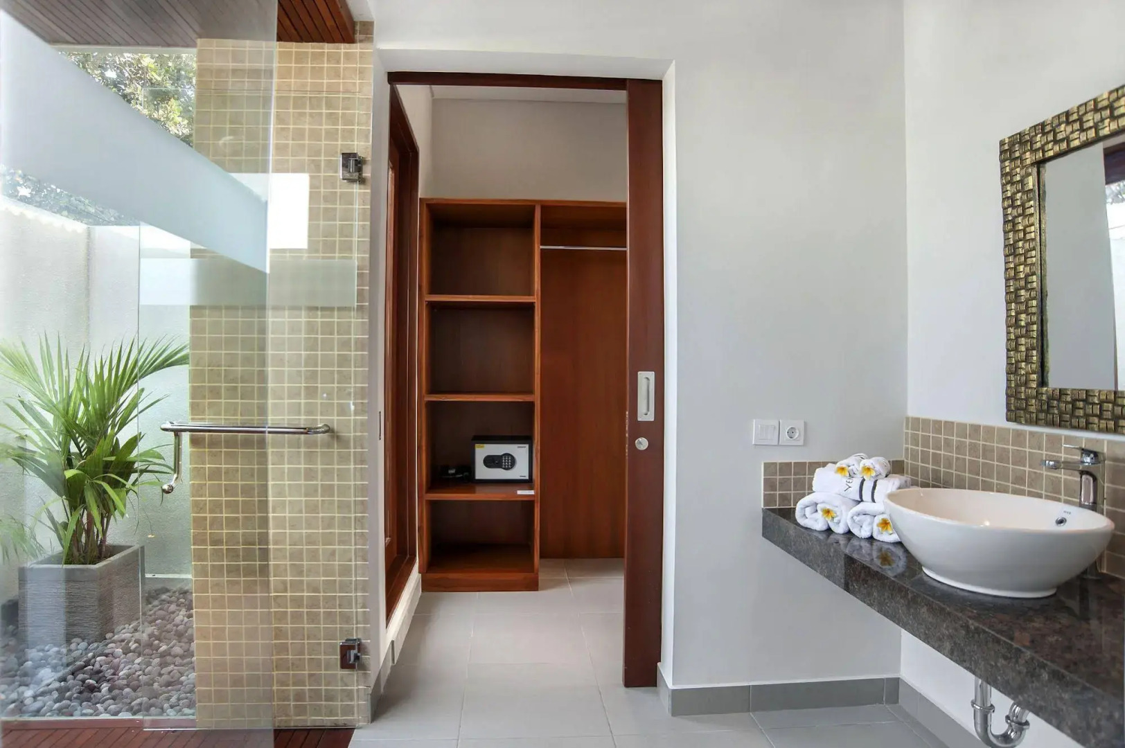 Villa Yenian by Villa Finder