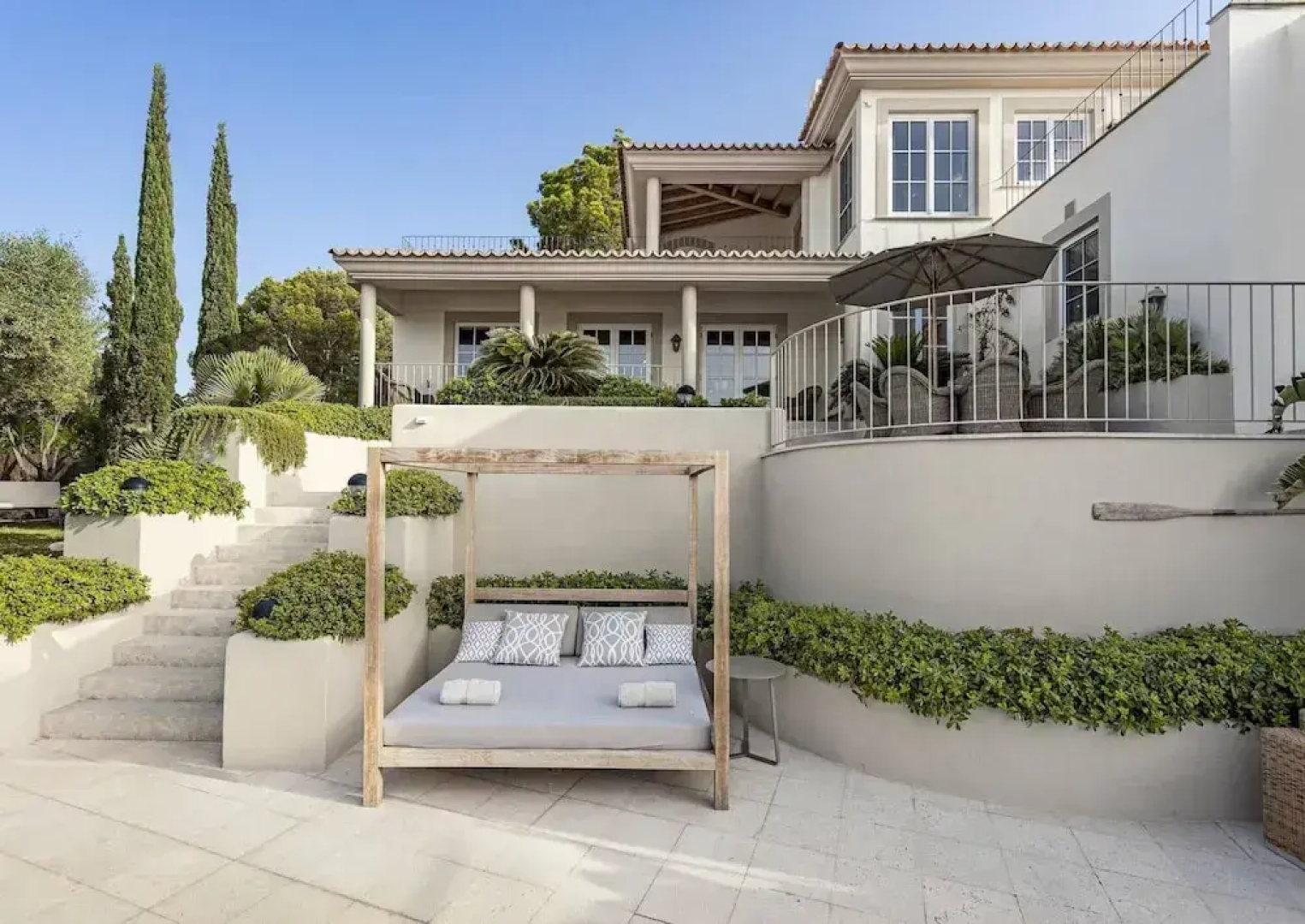 Sea-view Villa Near Port