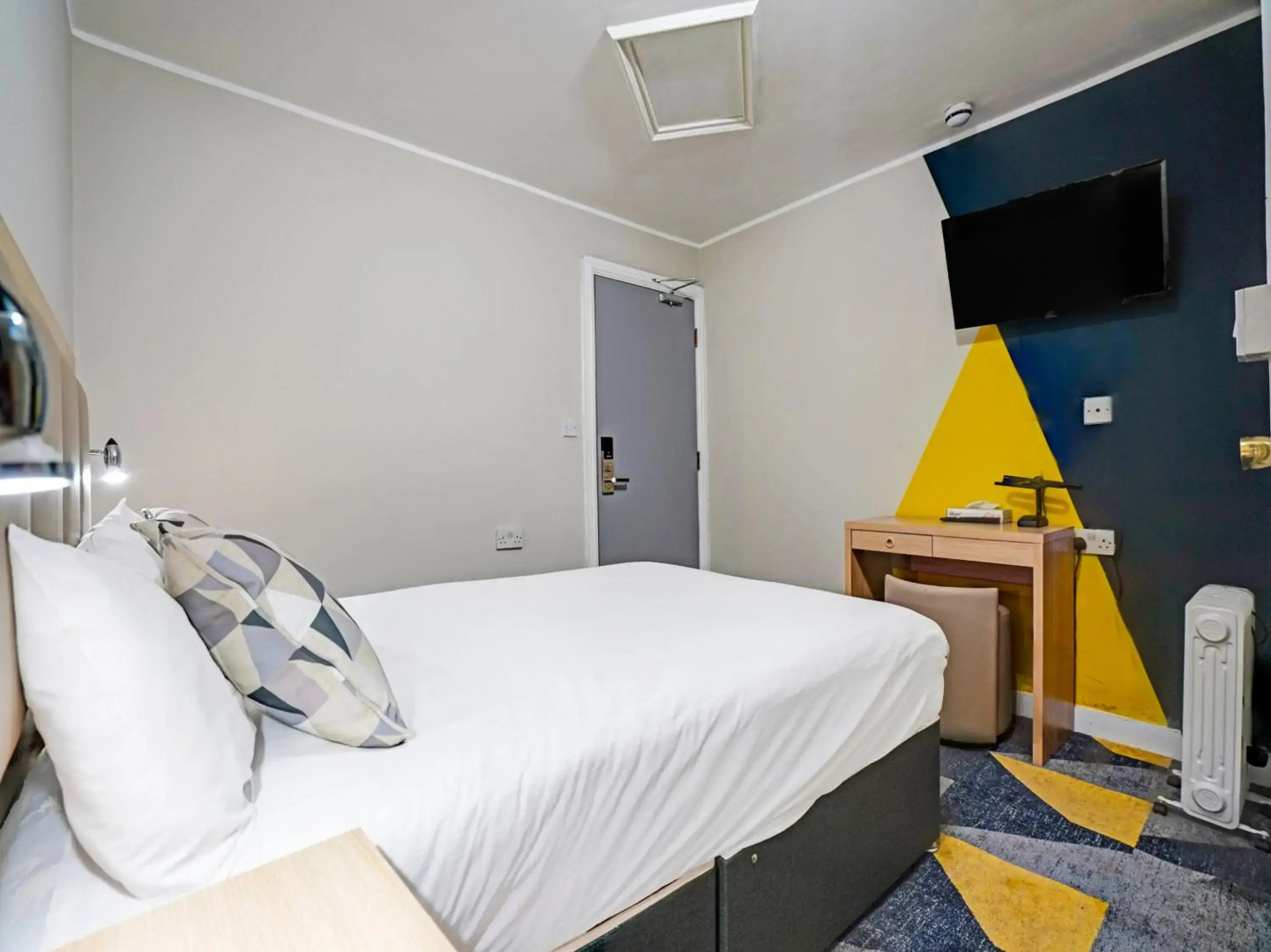 OYO Weaste Hotel