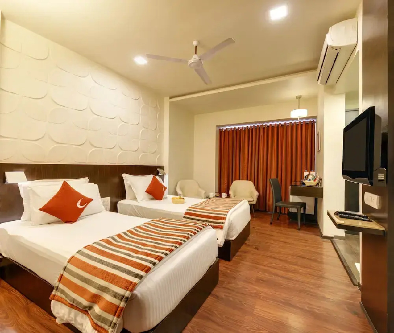 Hotel Raysons Regency