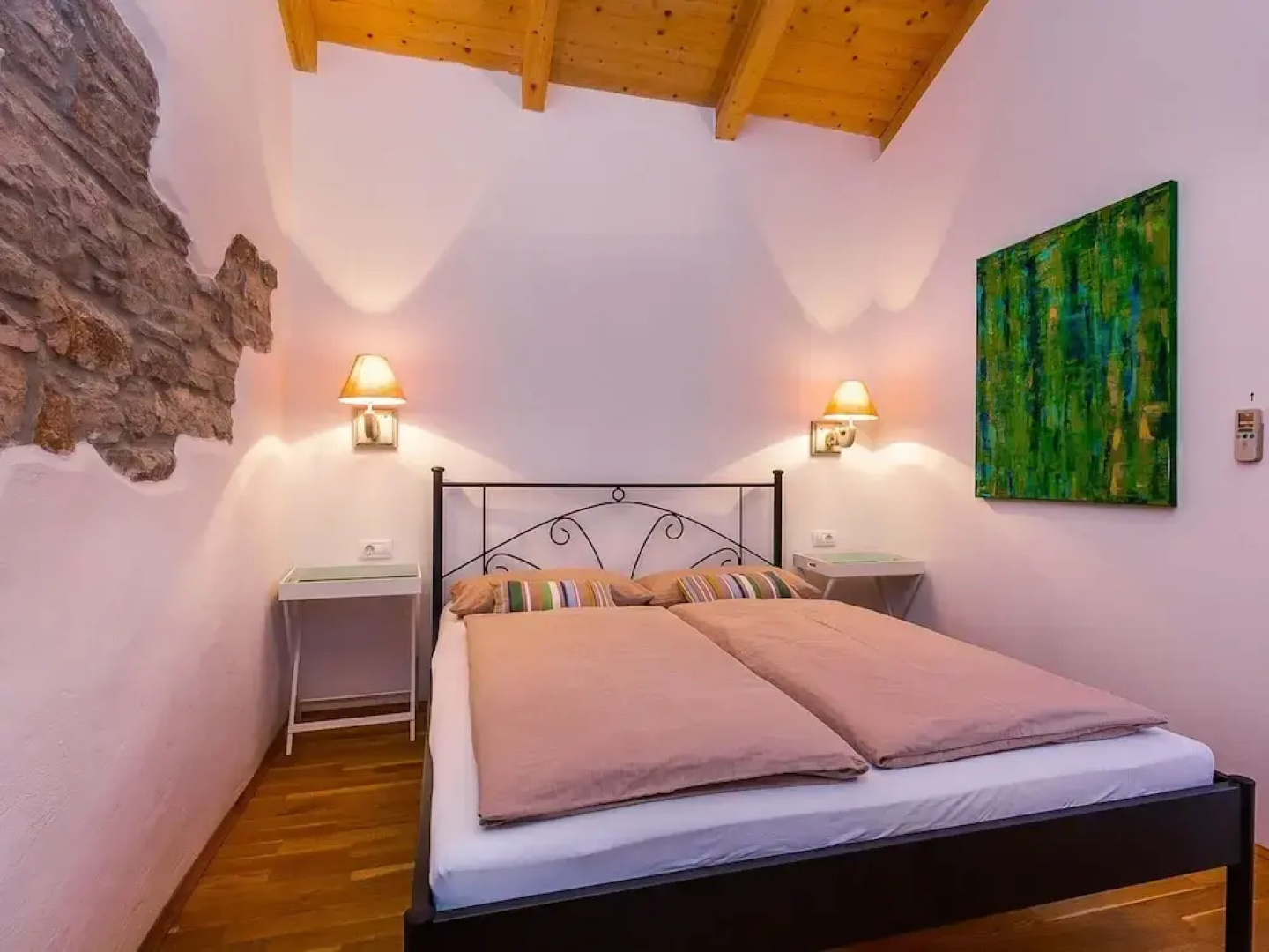 Beautiful Villa Consisting of two Houses With Private Pool, Near Pula and Beach