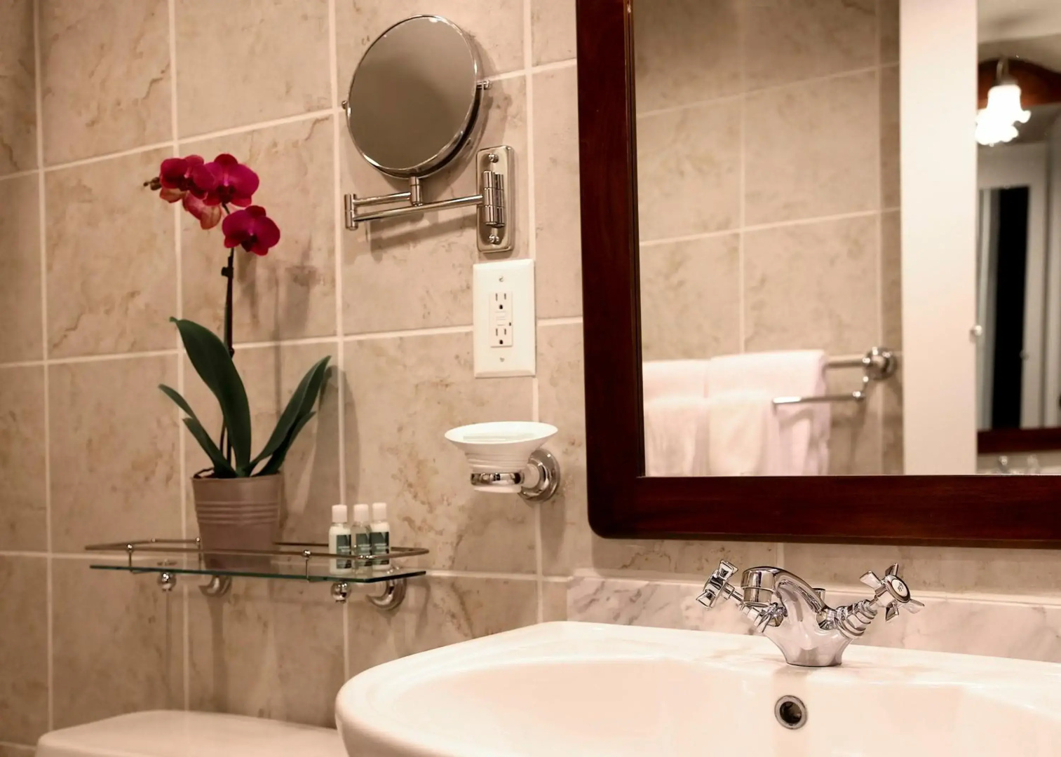The Windsor Suites
