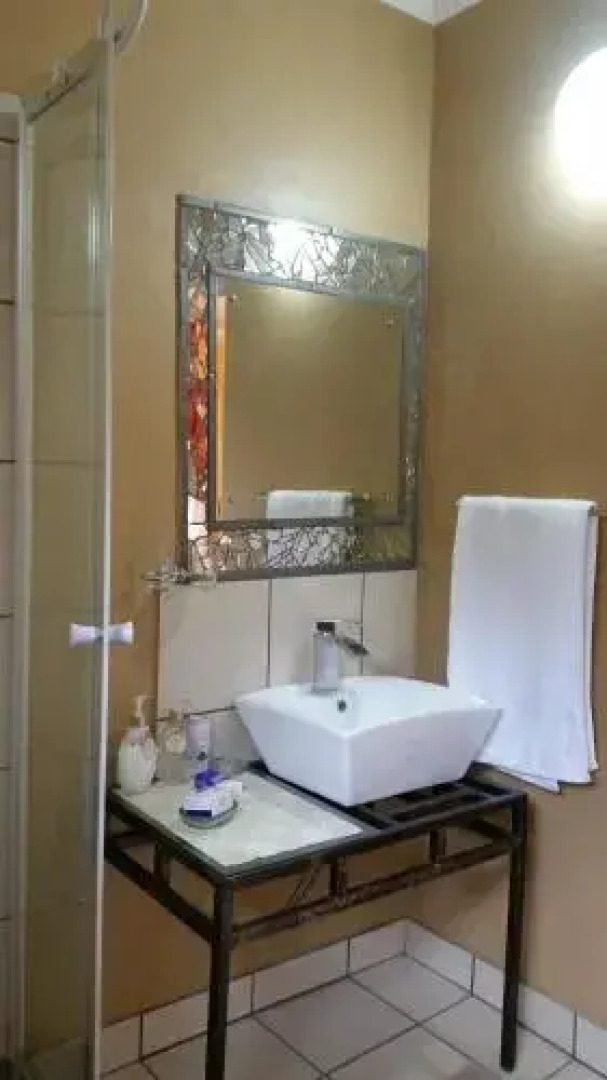 LekkeRus Guest House