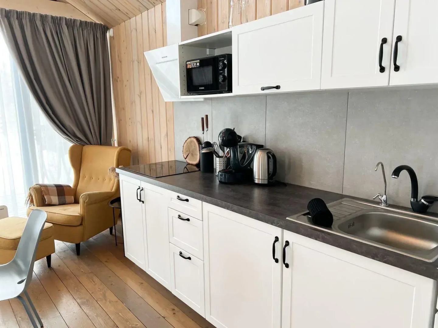 BarnHouse Village (БарнХаус Виллэдж)