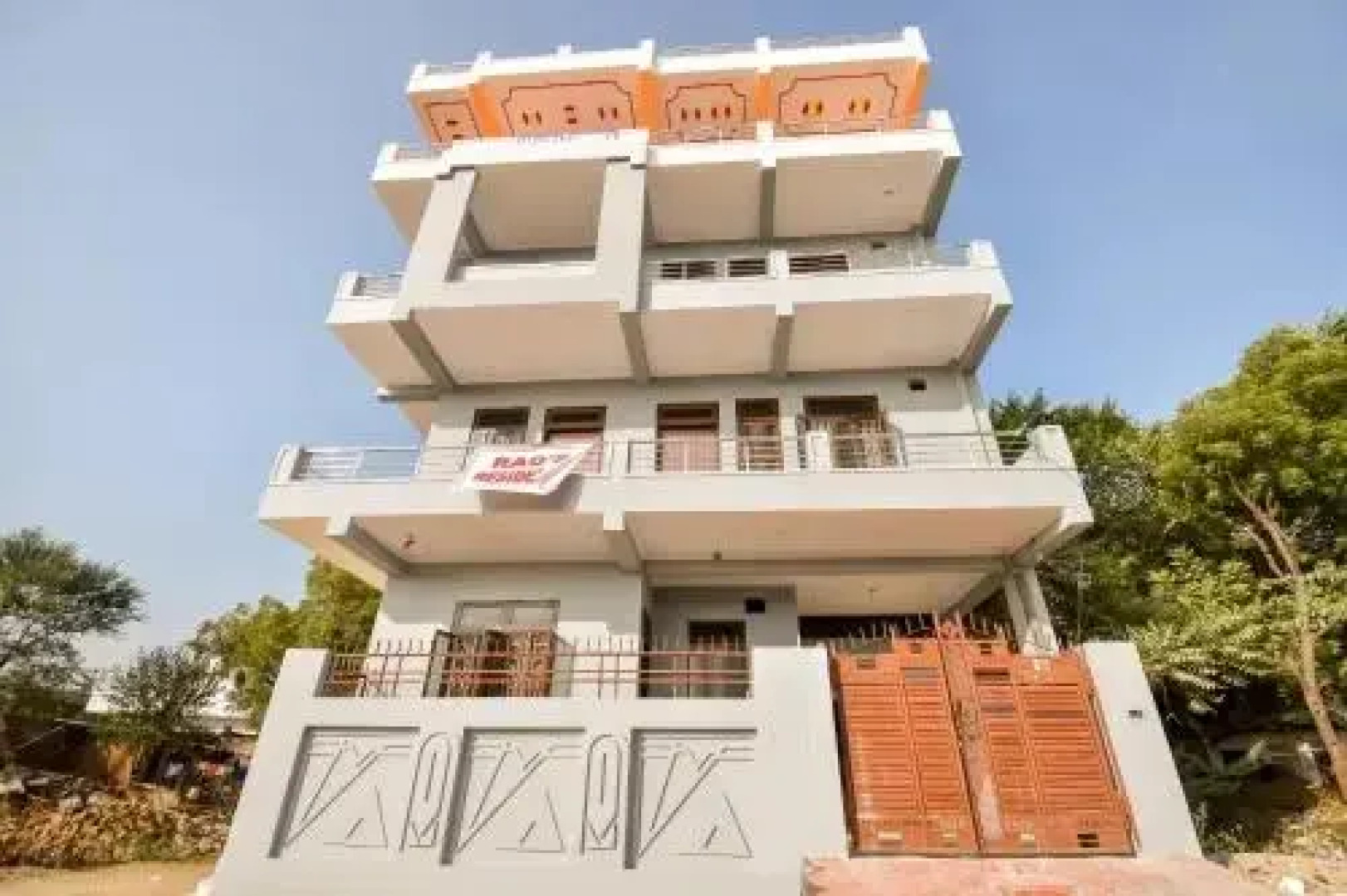 Hotel New Raj Palace by OYO Rooms