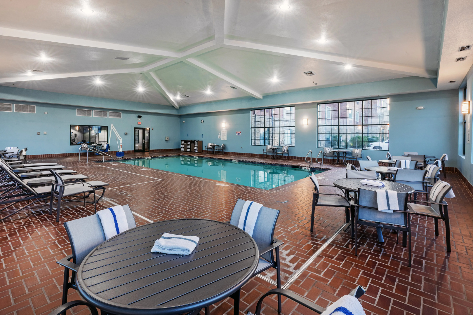 Holiday Inn Express & Suites Tulsa S Broken Arrow Hwy 51 by IHG