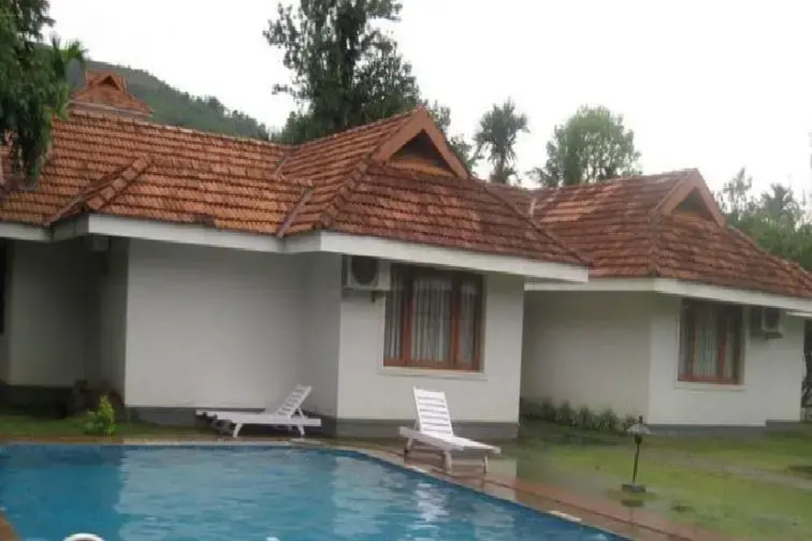 Hotel Silver Crest