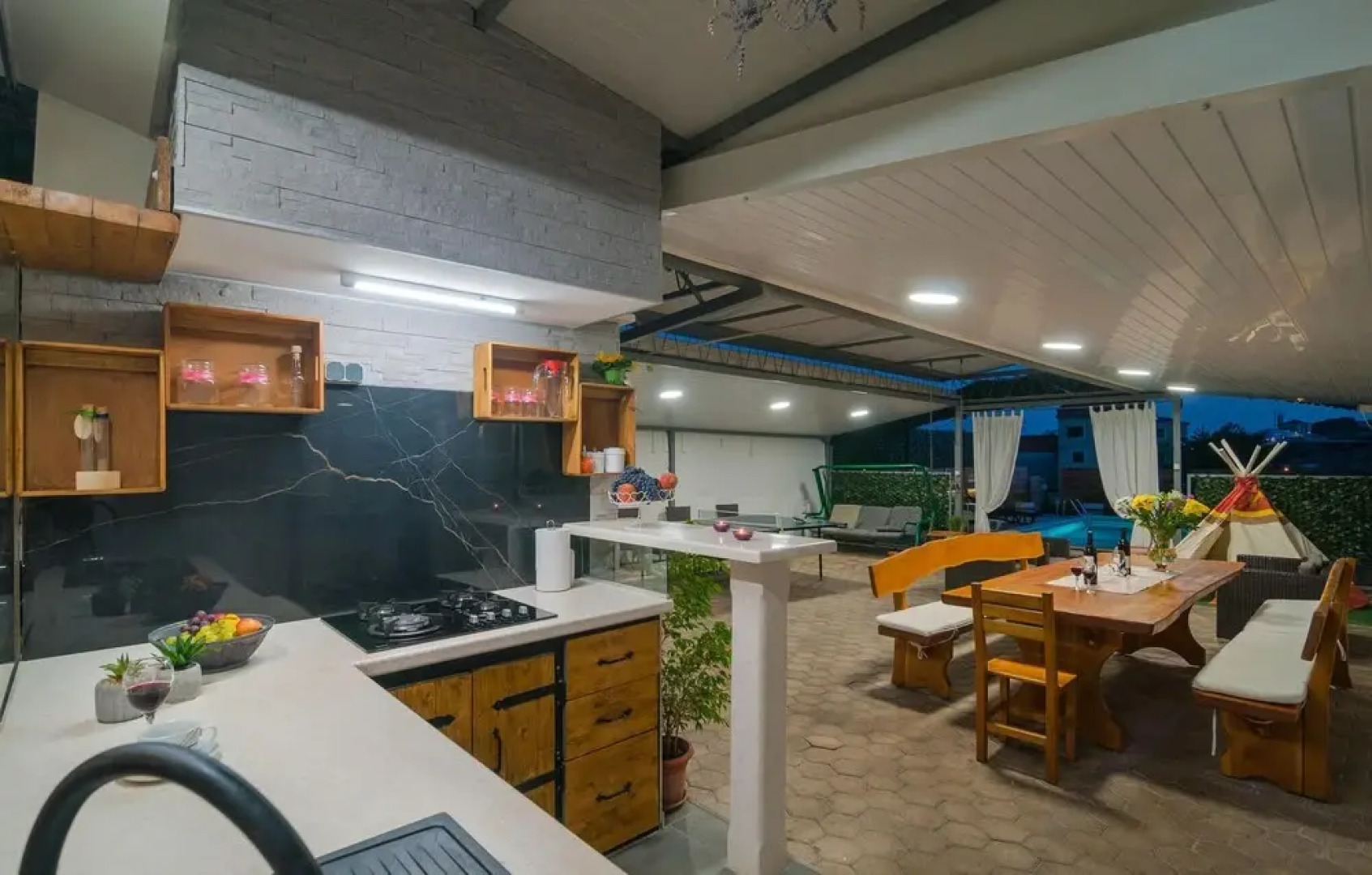 Stunning Home in Zrnovnica With Wifi and 6 Bedrooms