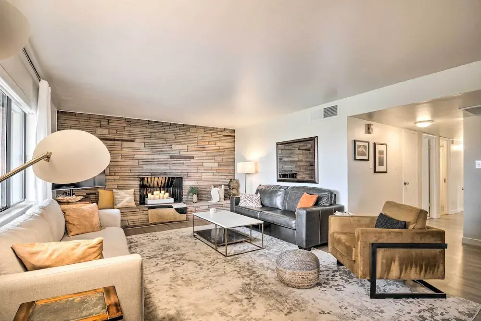 Lake Powell Views: Mid-century Home in Page