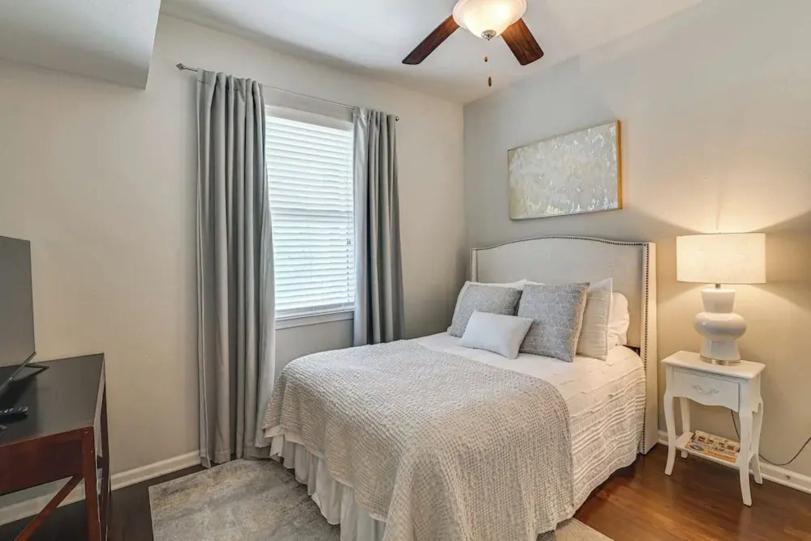 Cotton District Condo: Walkable Spot for Game Day!