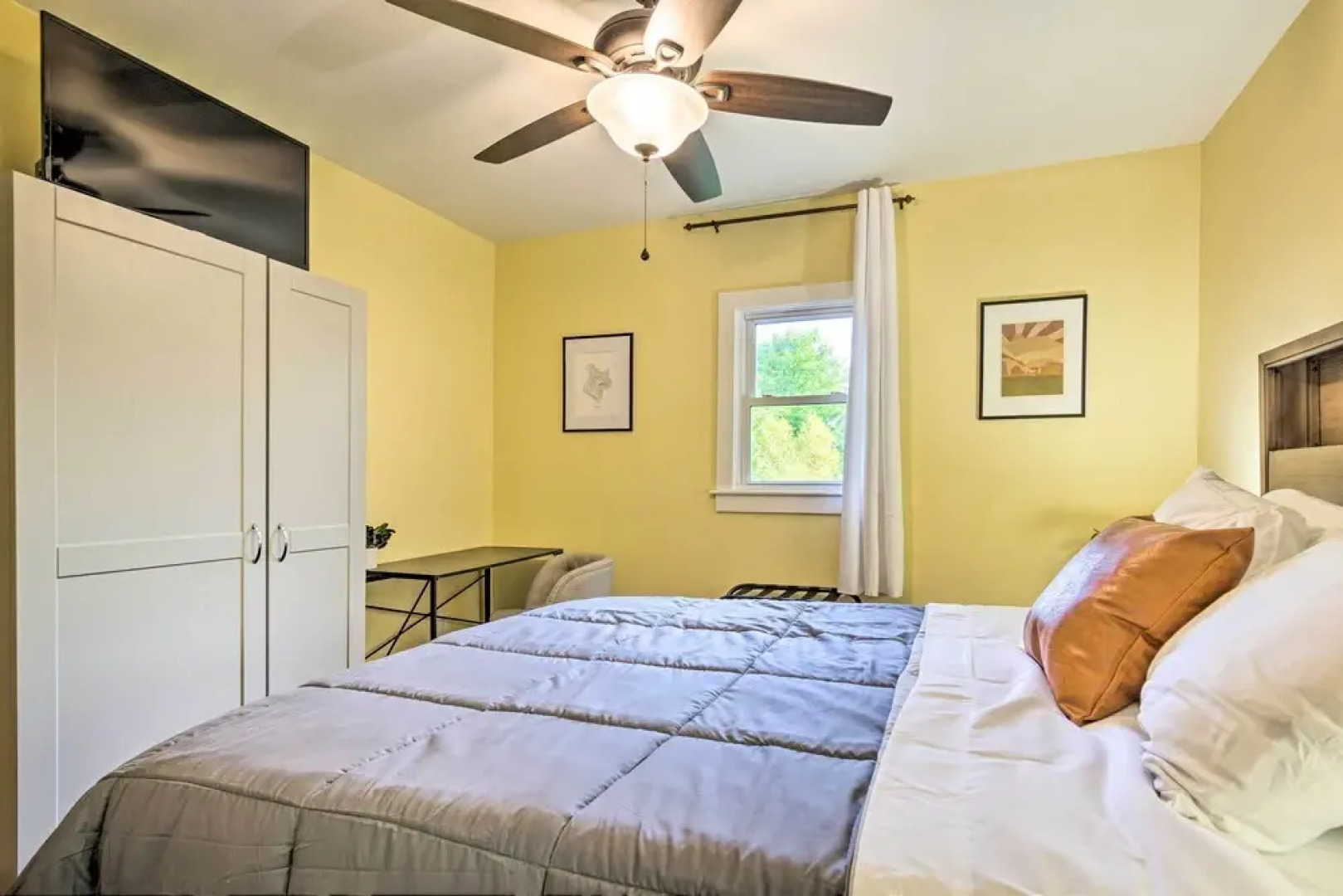 Modern Weaverville Home With Outdoor Fire Pit!