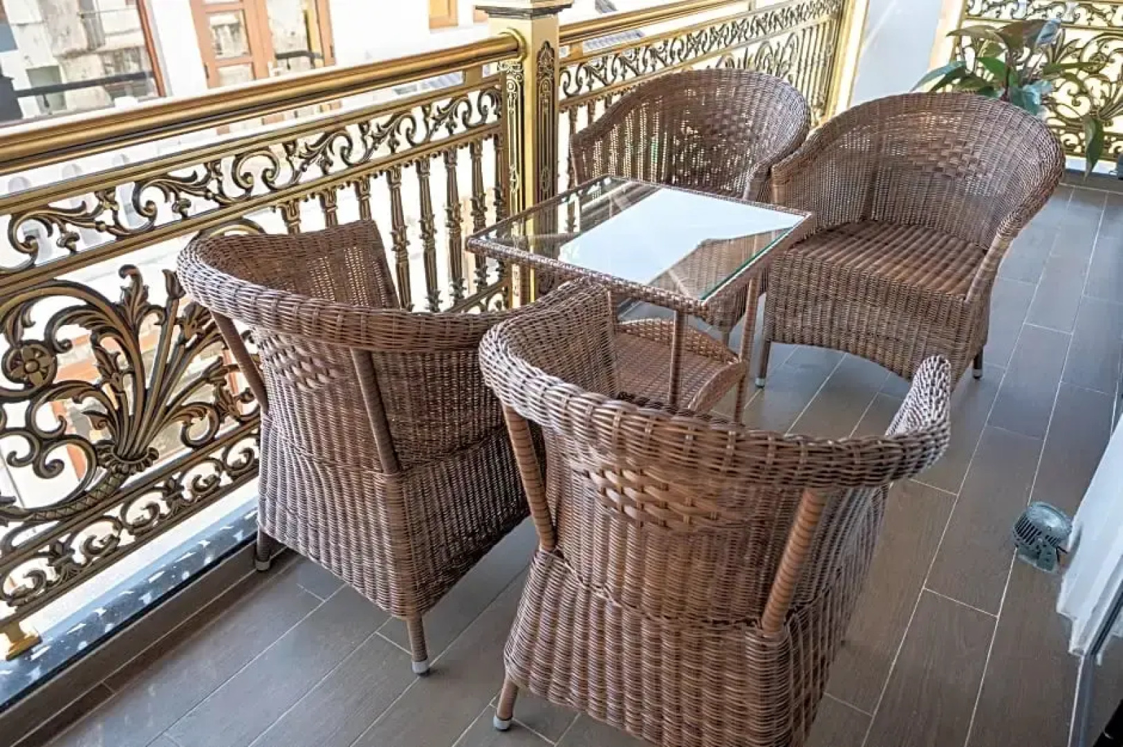 La Fleur Premium Central Apartment