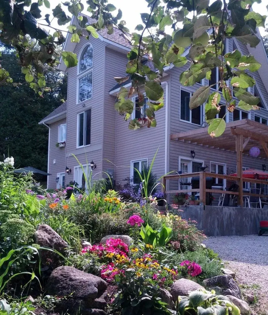 The Guest House at Eugenia Falls