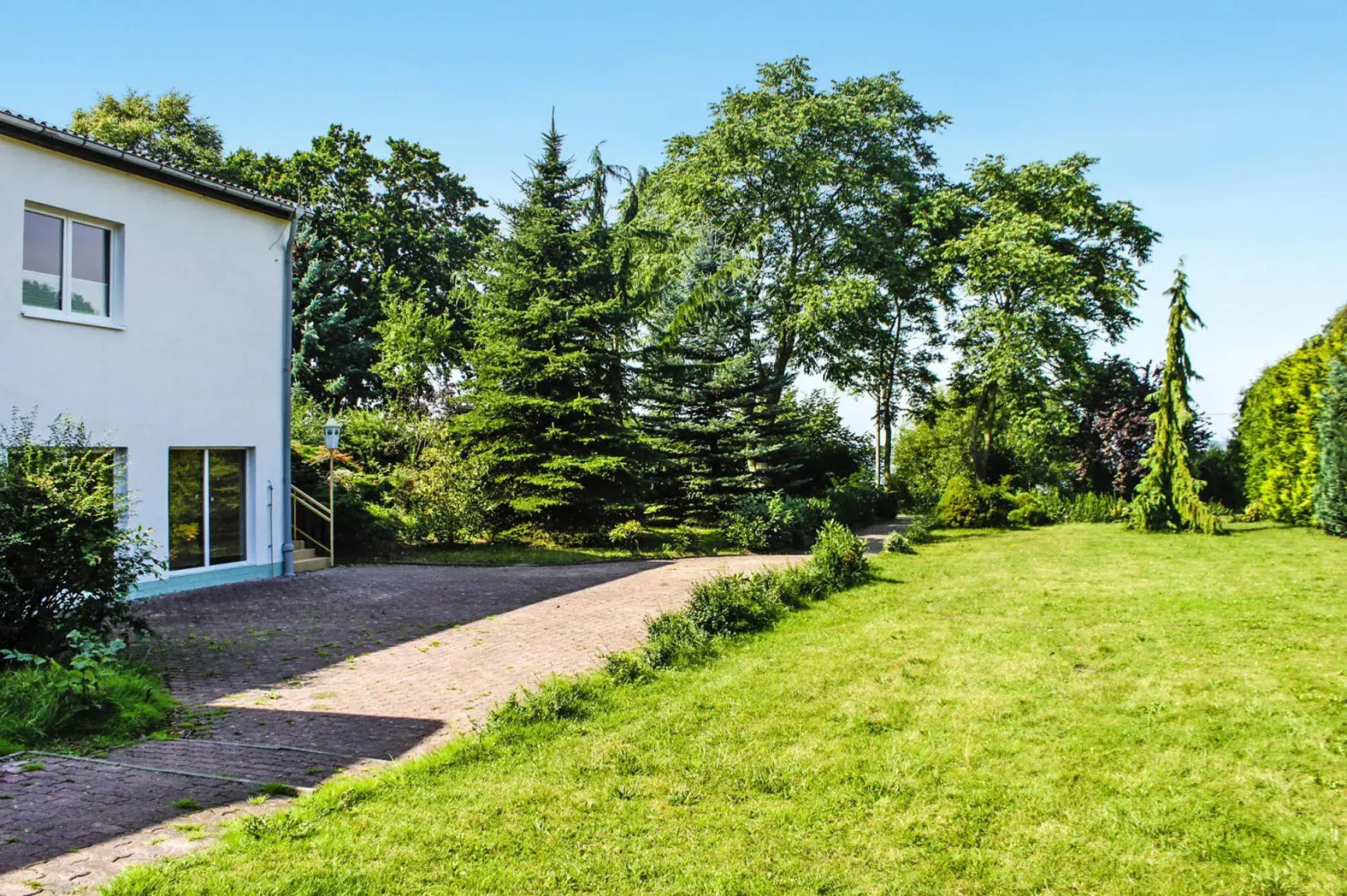 Row house lake view, Sommersdorf