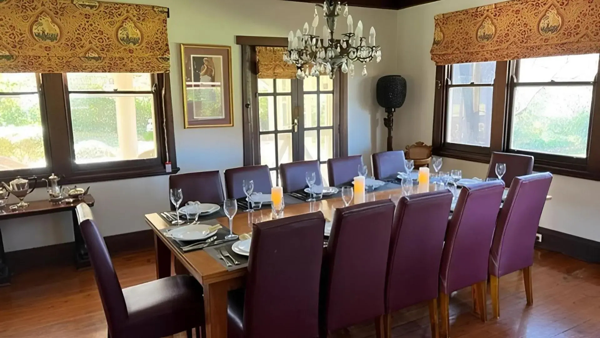 Robin Hill Manor - rambling retreat & tennis court