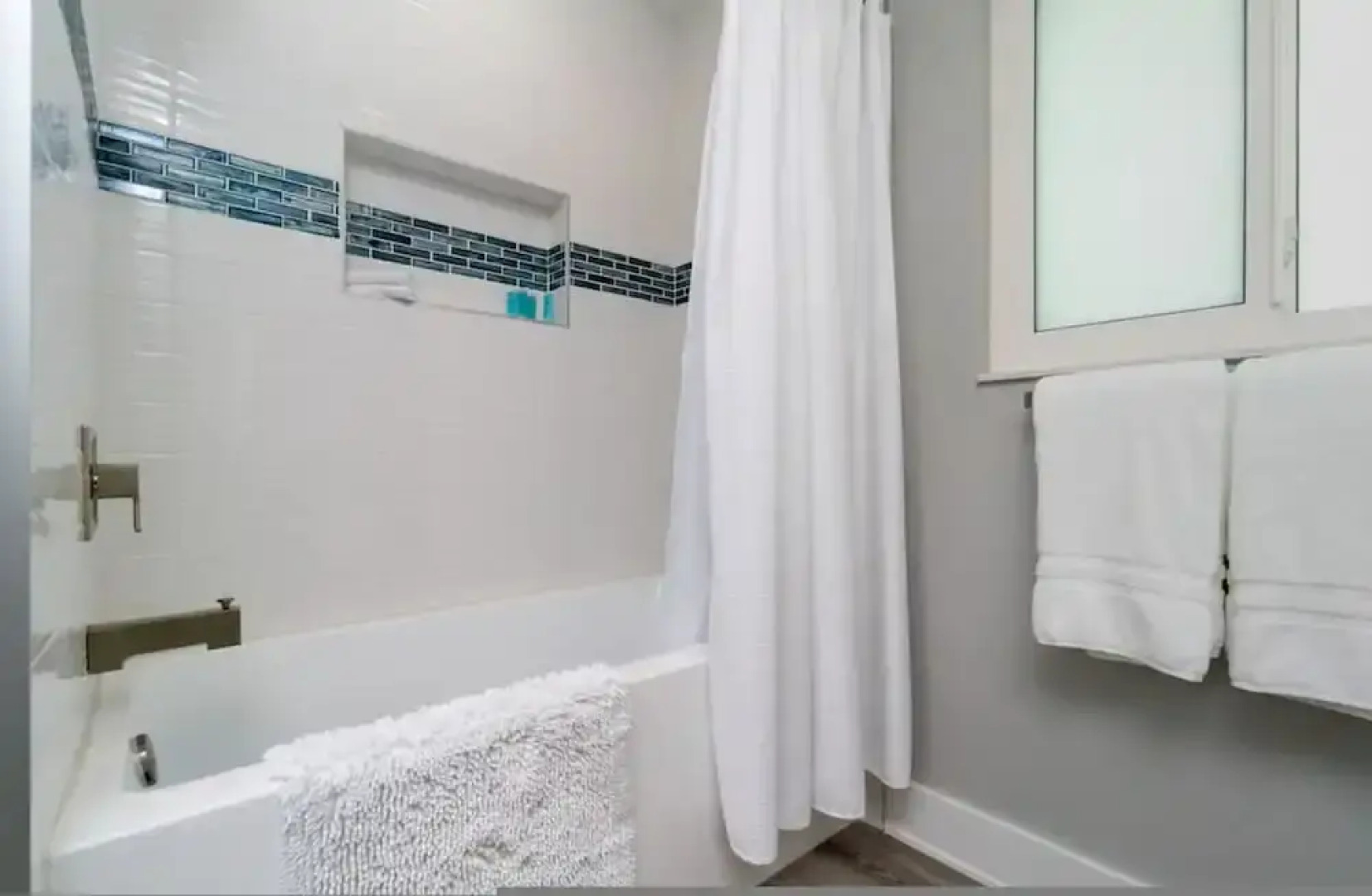 Villa Capri - Waterfront Retreat With Heated Pool