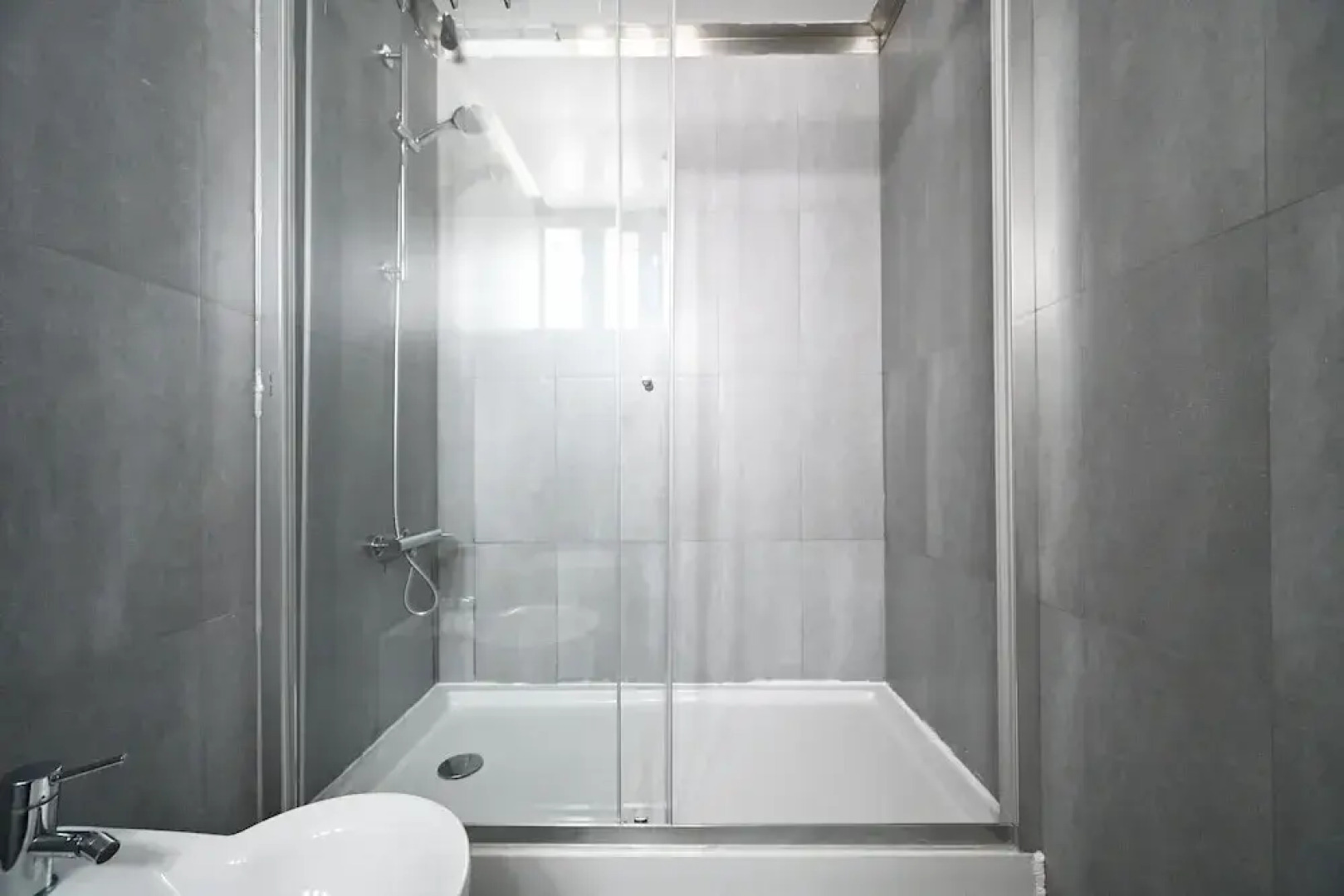 Famous Crows Lisbon Suites