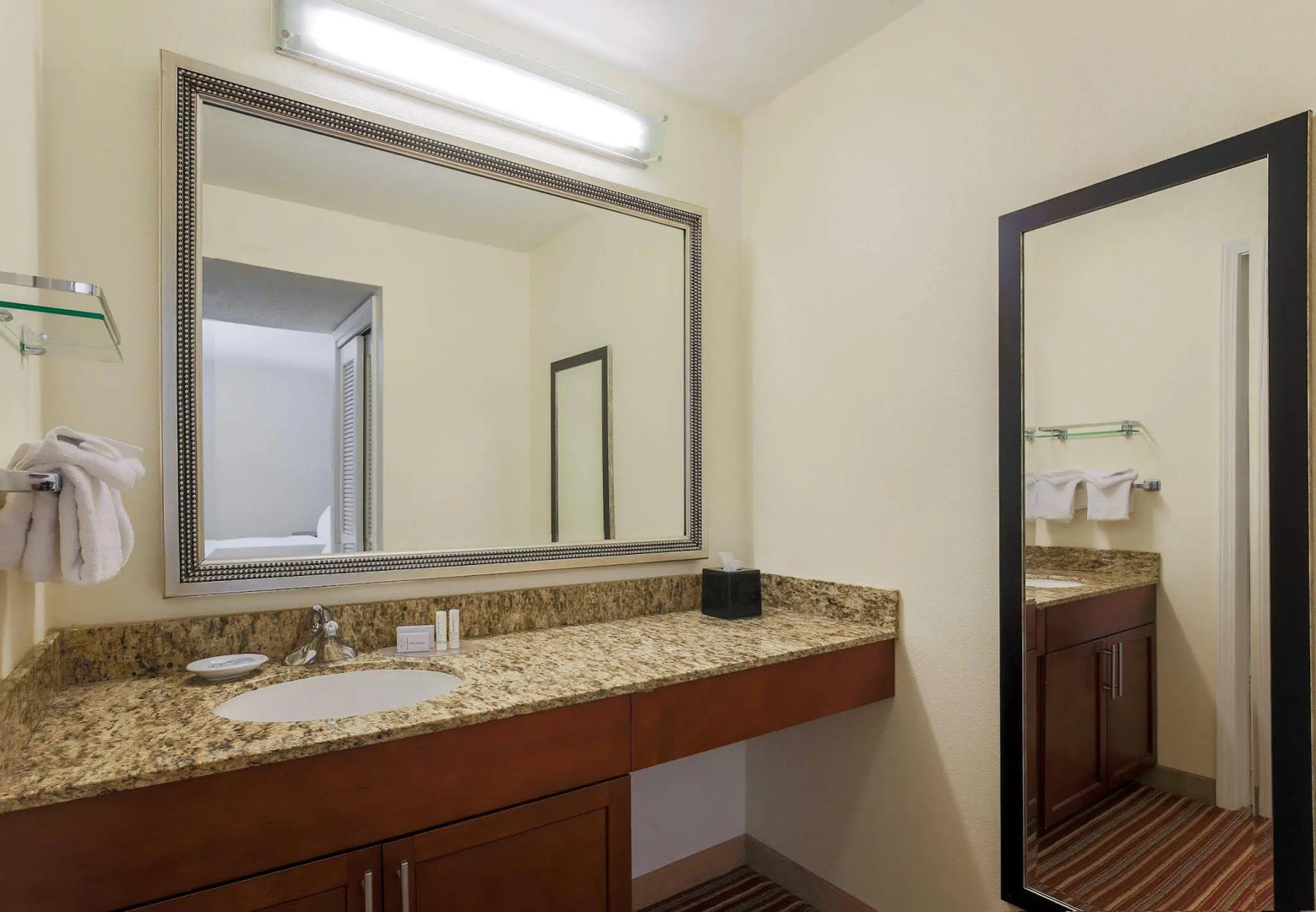 MainStay Suites St. Louis - Galleria