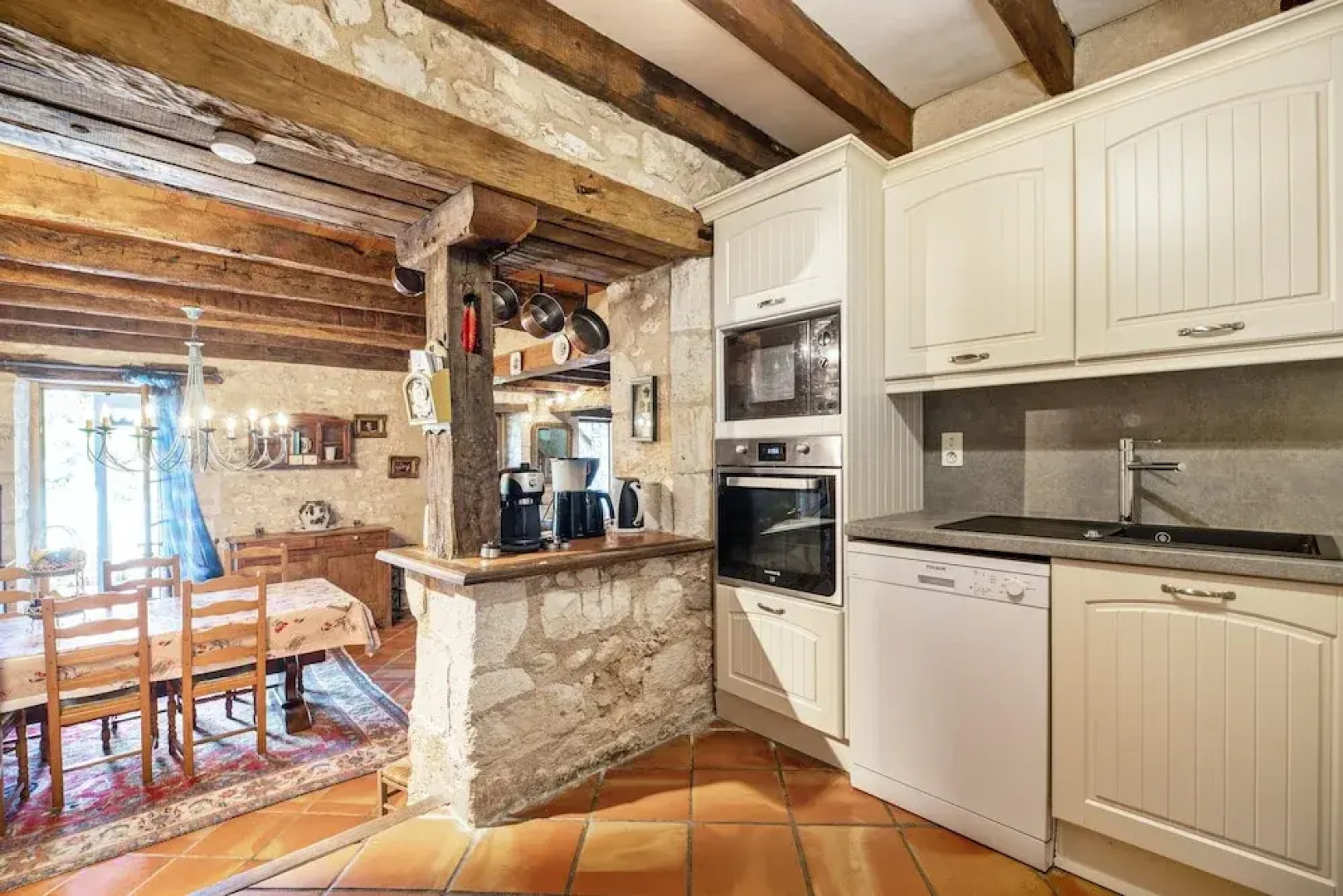 House With 6 Bedrooms in Thenac , With Private Pool, Furnished Garden and Wifi