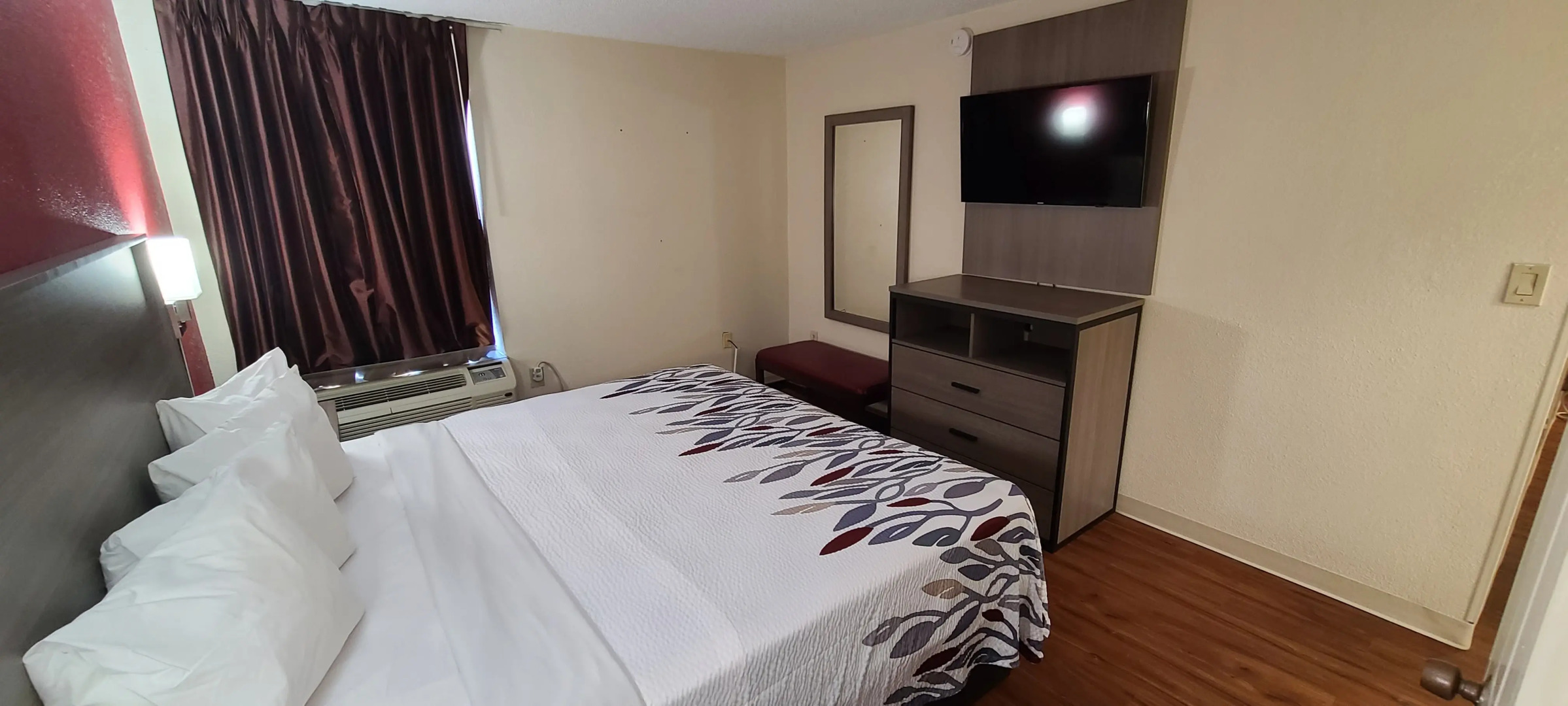 Red Roof Inn & Suites Cornelius – Lake Norman