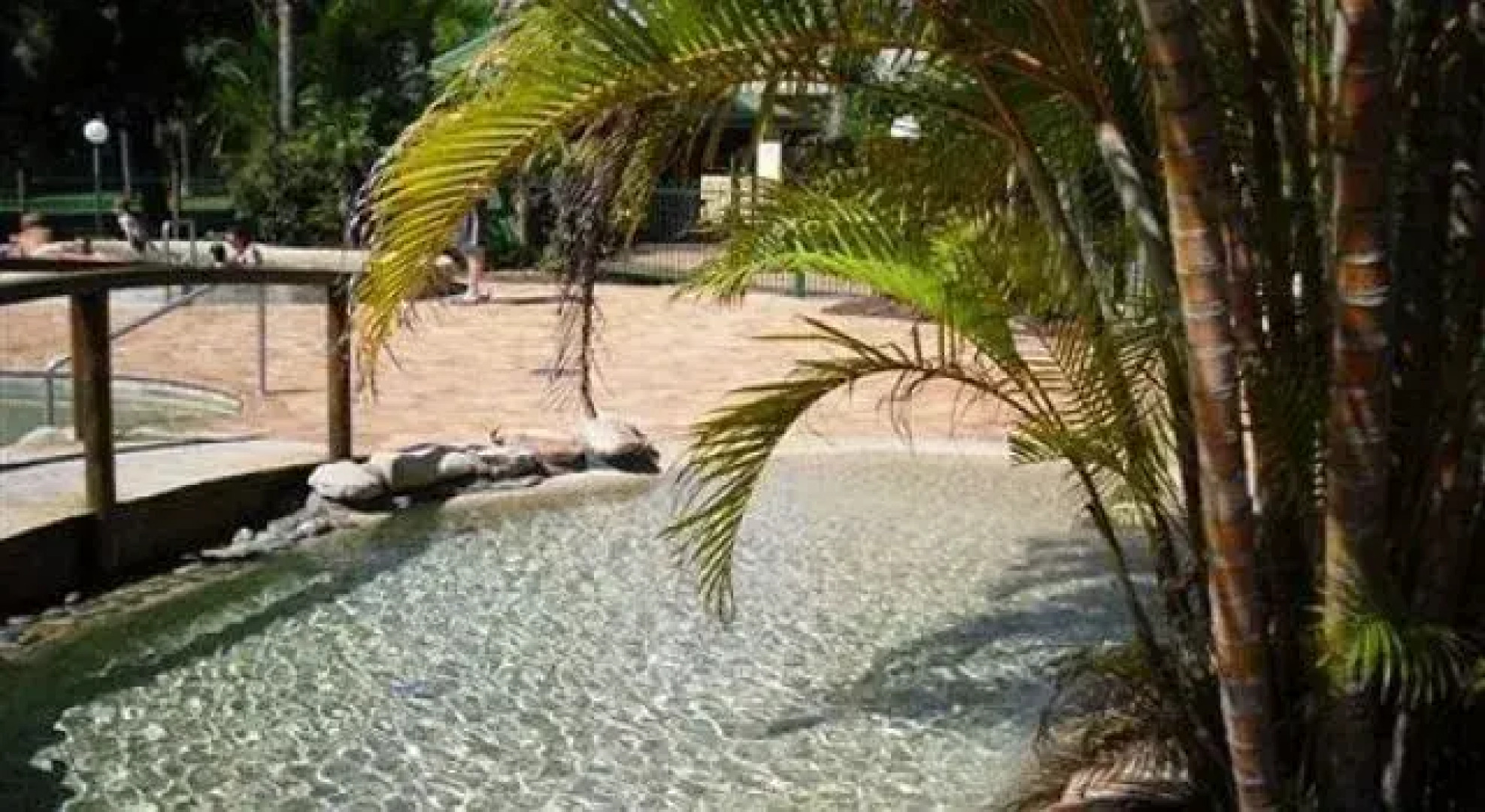 Gateway Lifestyle Lorikeet