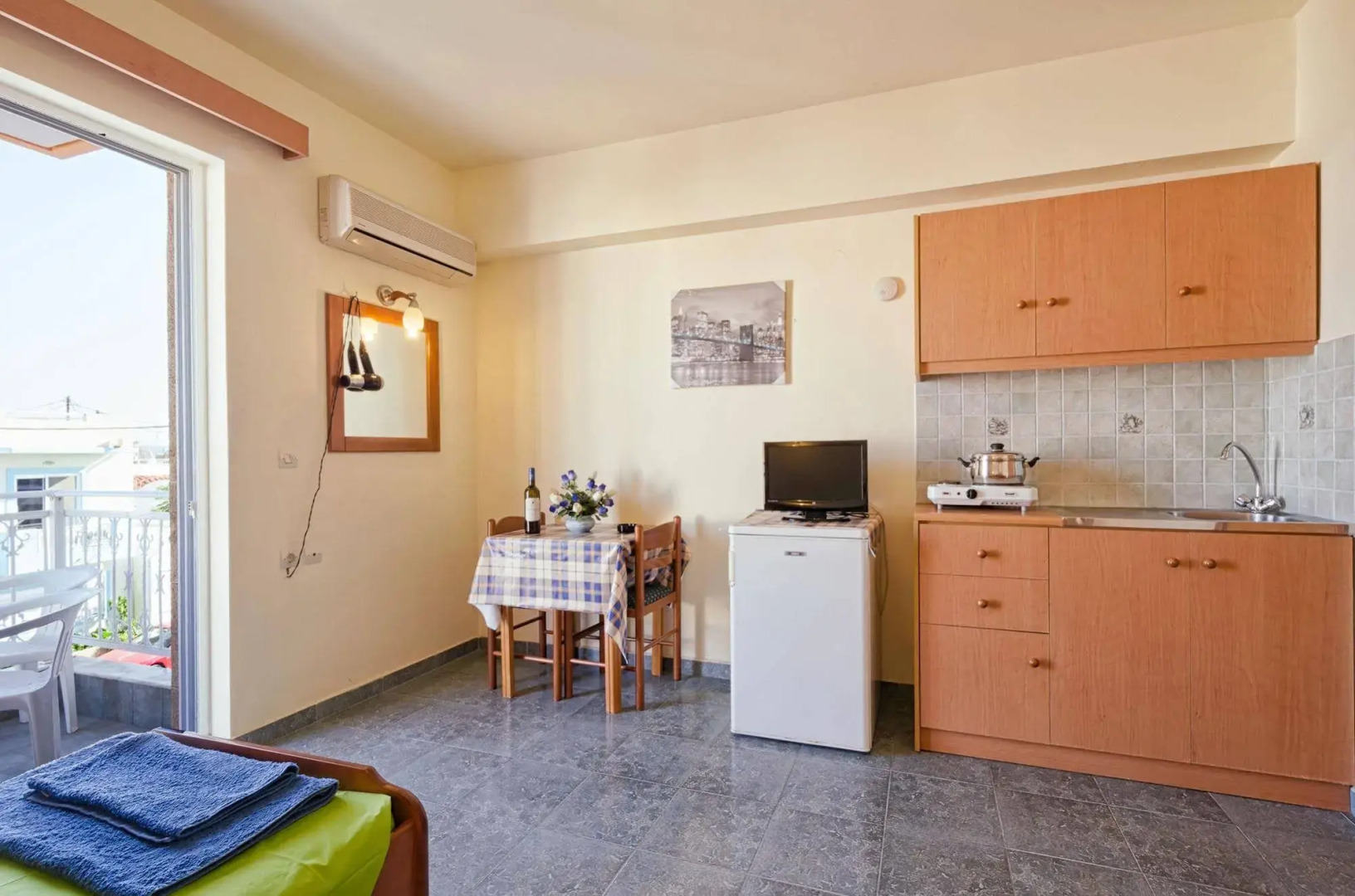 Alia Suites & Alia Beachfront Suites and Spa