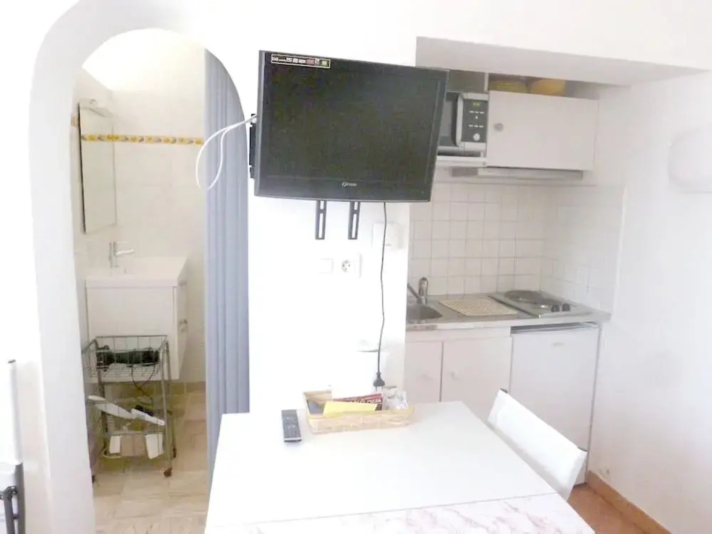 Studio in Pierrefeu-du-var, With Wonderful Mountain View, Pool Access,