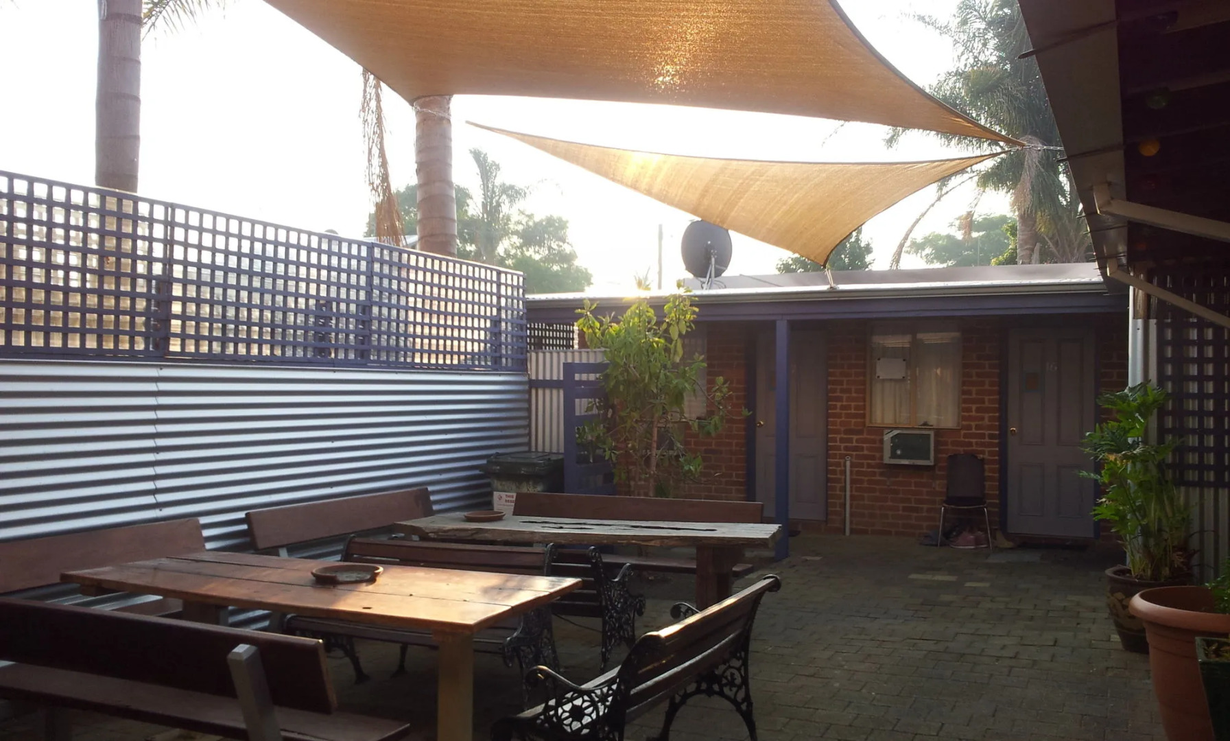 Coolibah Lodge - Hostel